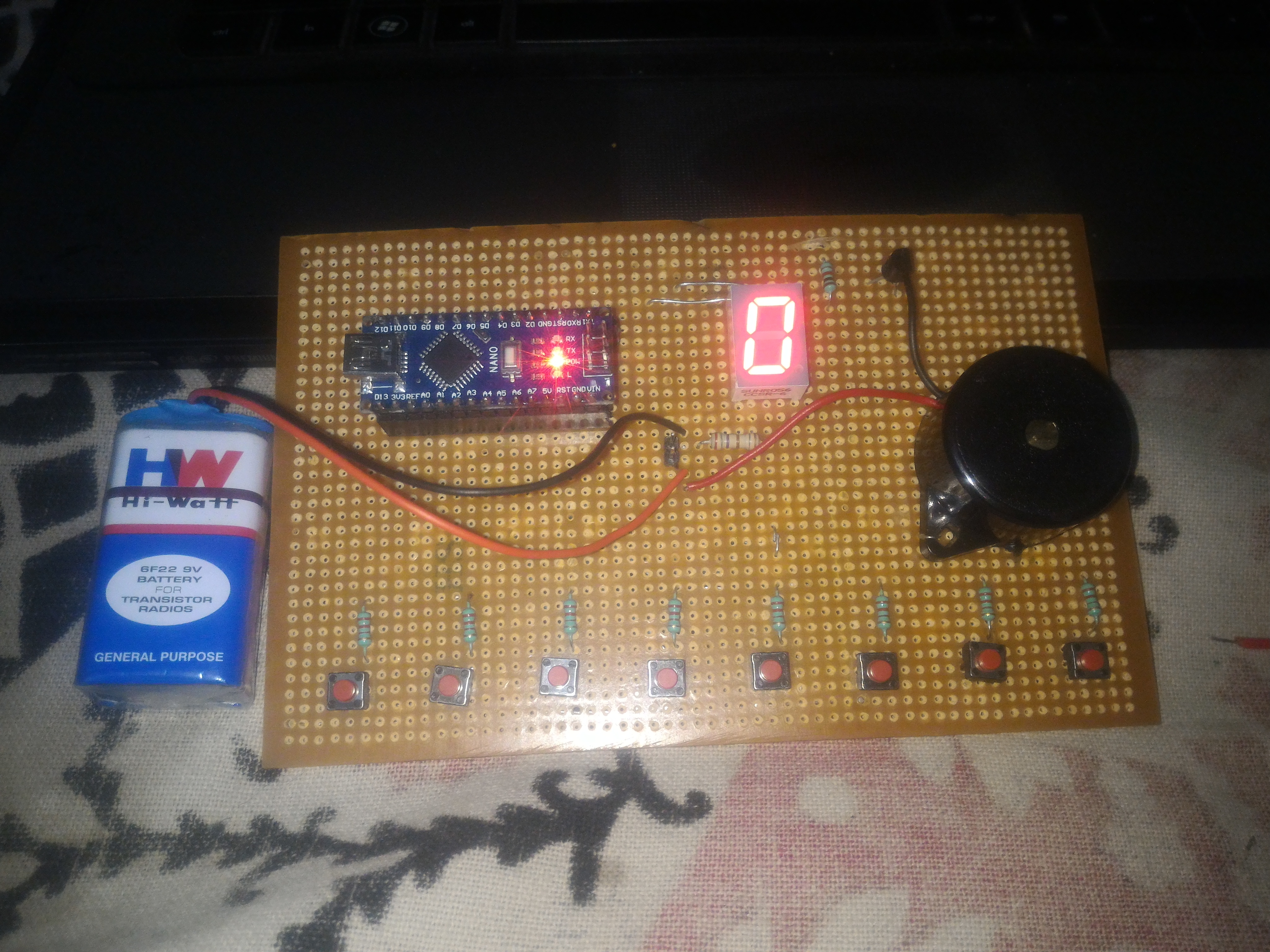 8 Player Quizz Buzzer System Using Arduino