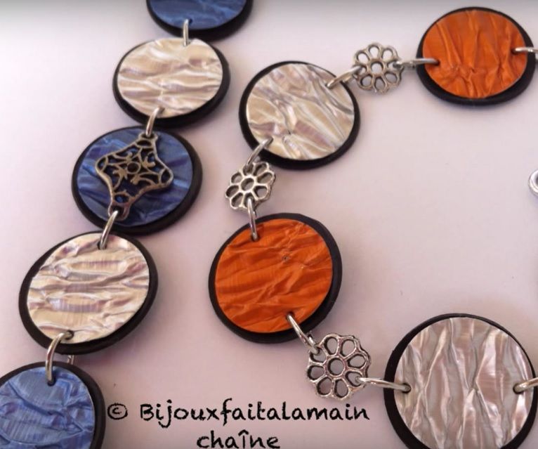 How to Make an Embossed Bracelet With Coffee Pods and Bicycle Tire