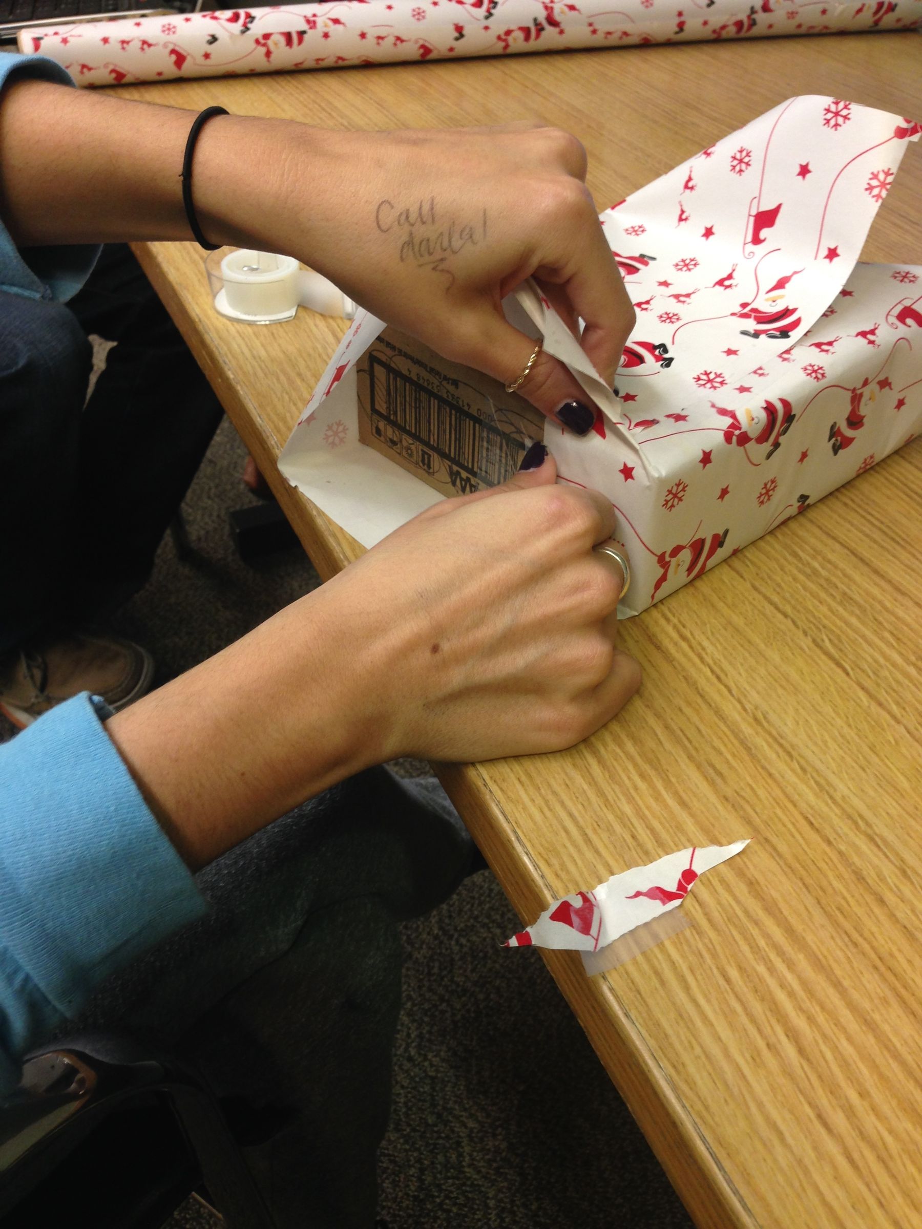 Quick Christmas Gift Wrapping With Tulle Bow 23 Steps (with Pictures