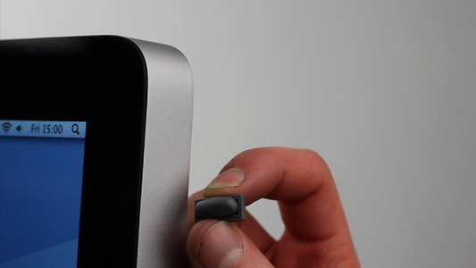 1: Make a USB Cable Mount on Your Monitor