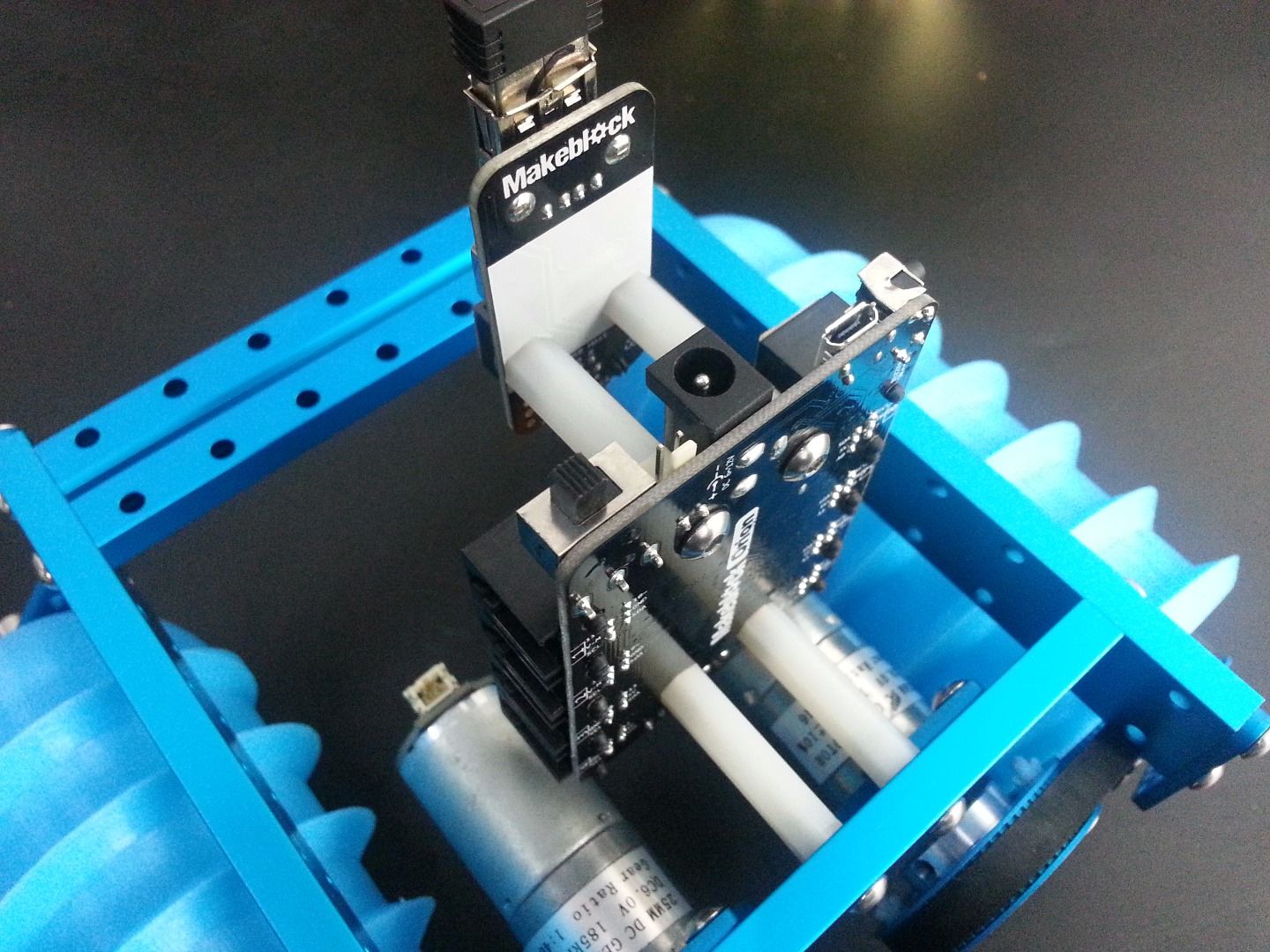 How to Build a ScrewPropelled Vehicles 8 Steps (with Pictures) Instructables