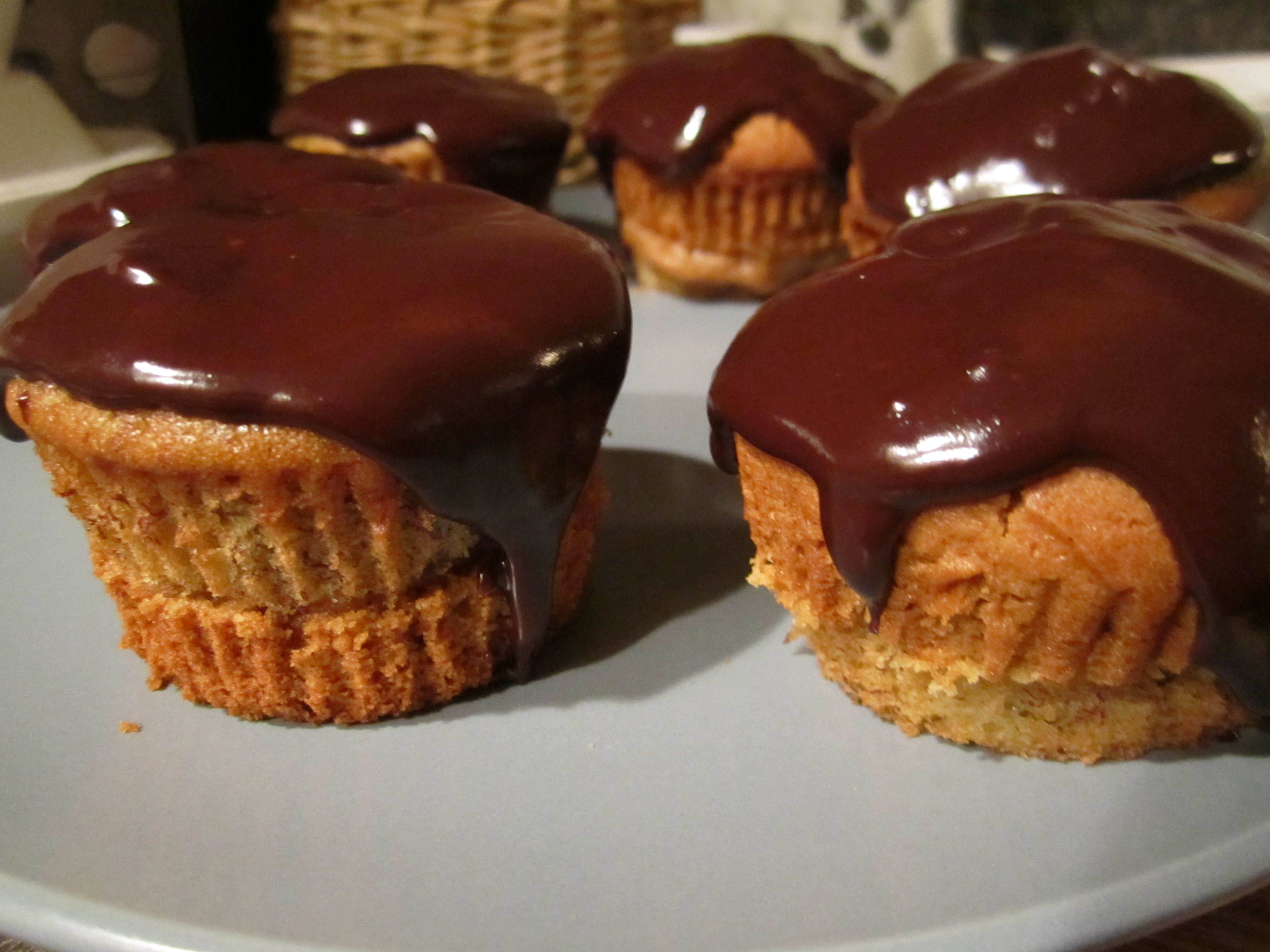 Peanut Butter Banana Cupcakes With Chocolate Ganache