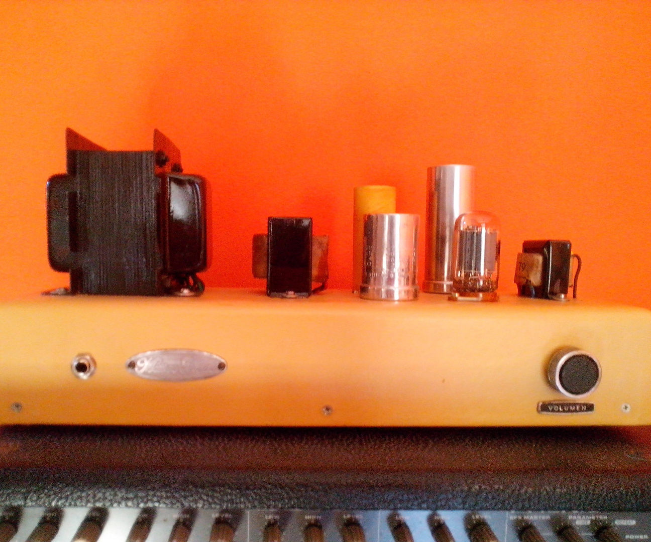DIY Tube Amplifier With Old Tv