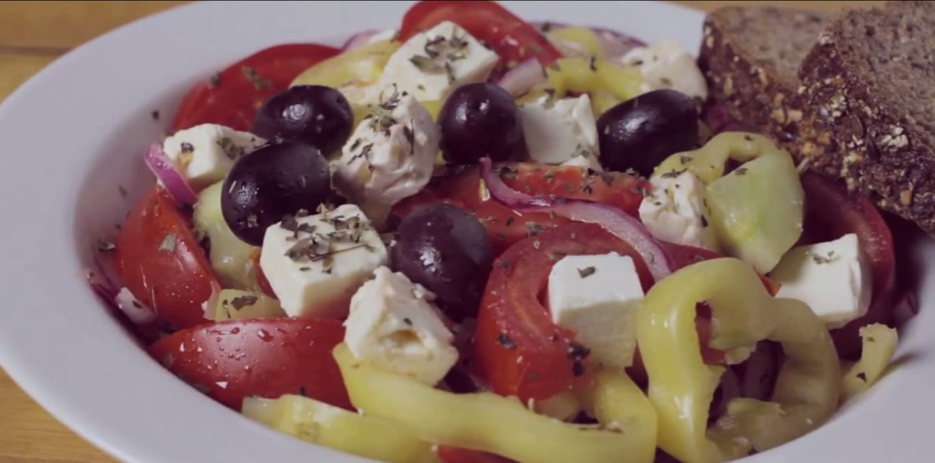 How to Prepare Greek Salad