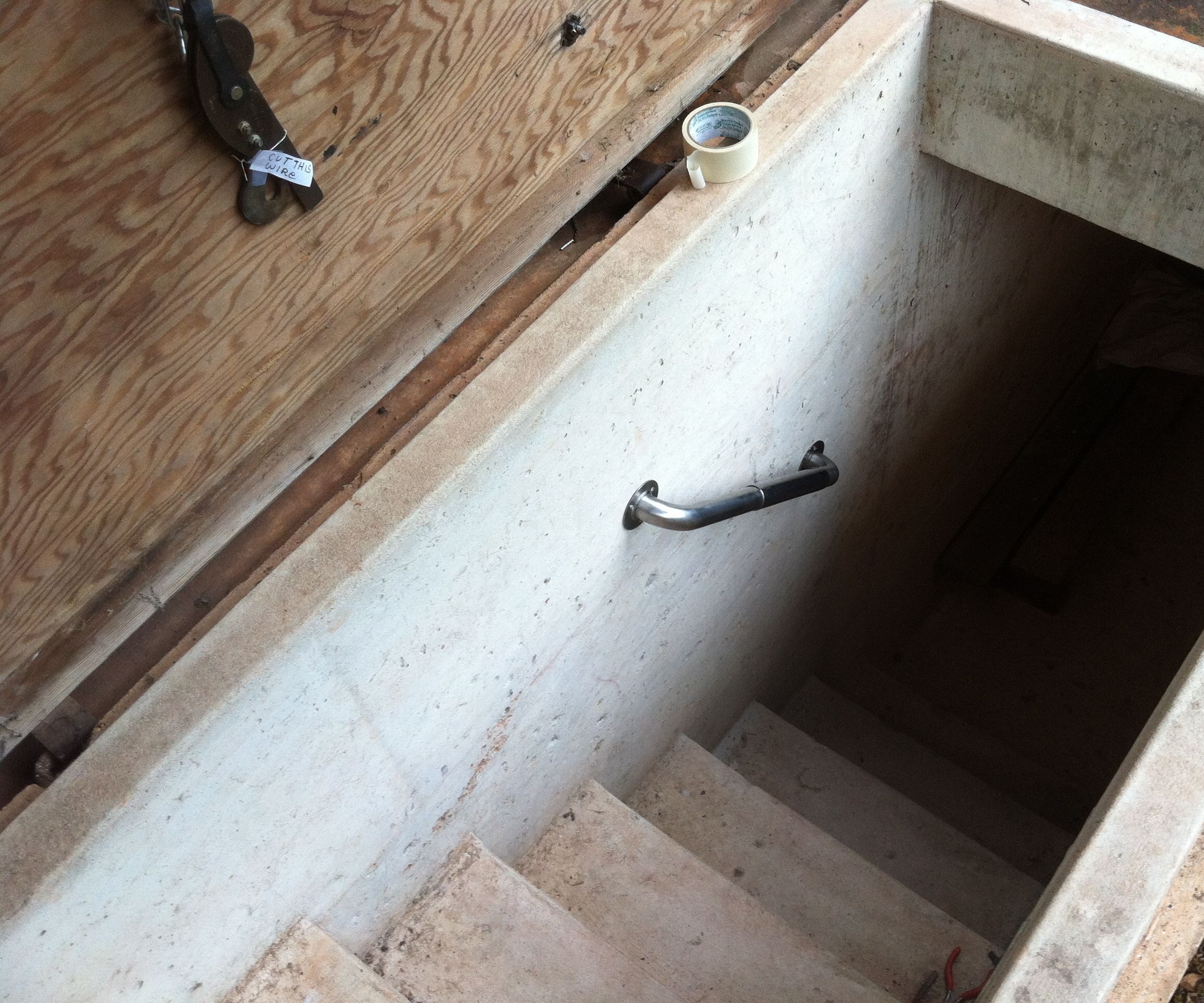 STAINLESS STEEL HAND RAIL FOR $0.00