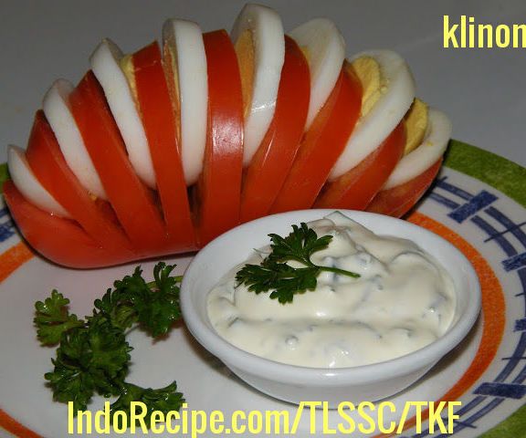 Tomato Fan (Egg Stuffed Tomato)