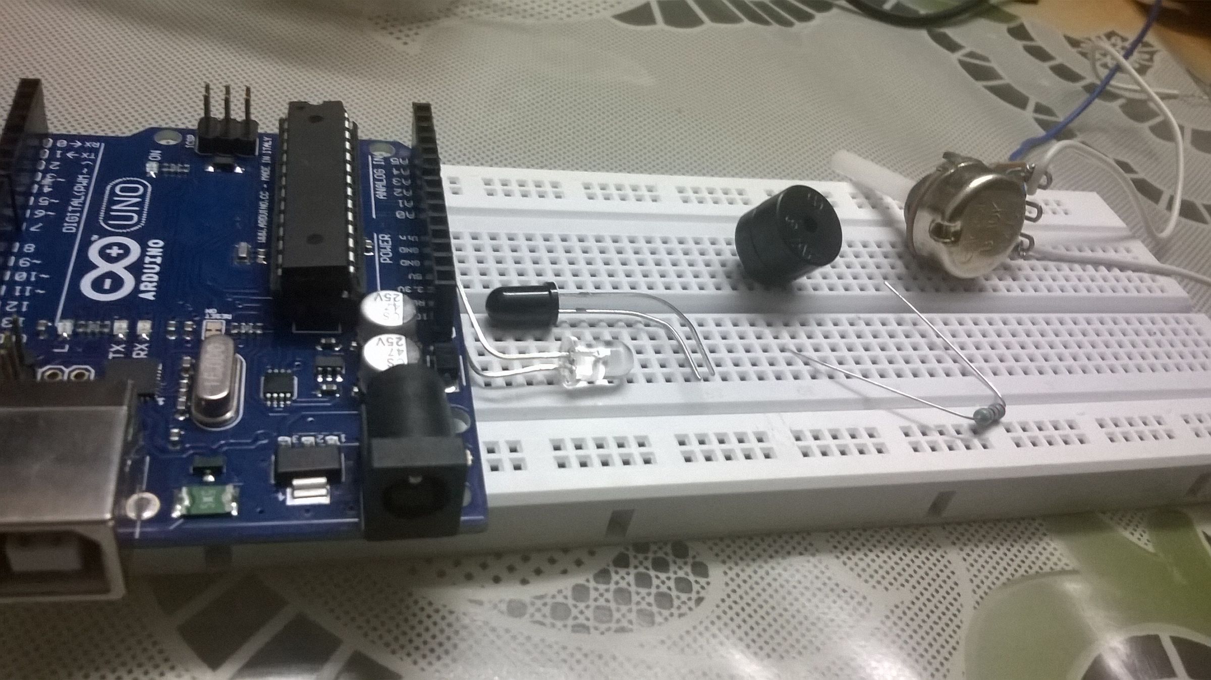 ARDUINO Burglar Alarm Using Infrared EmitterDetector Pair 5 Steps