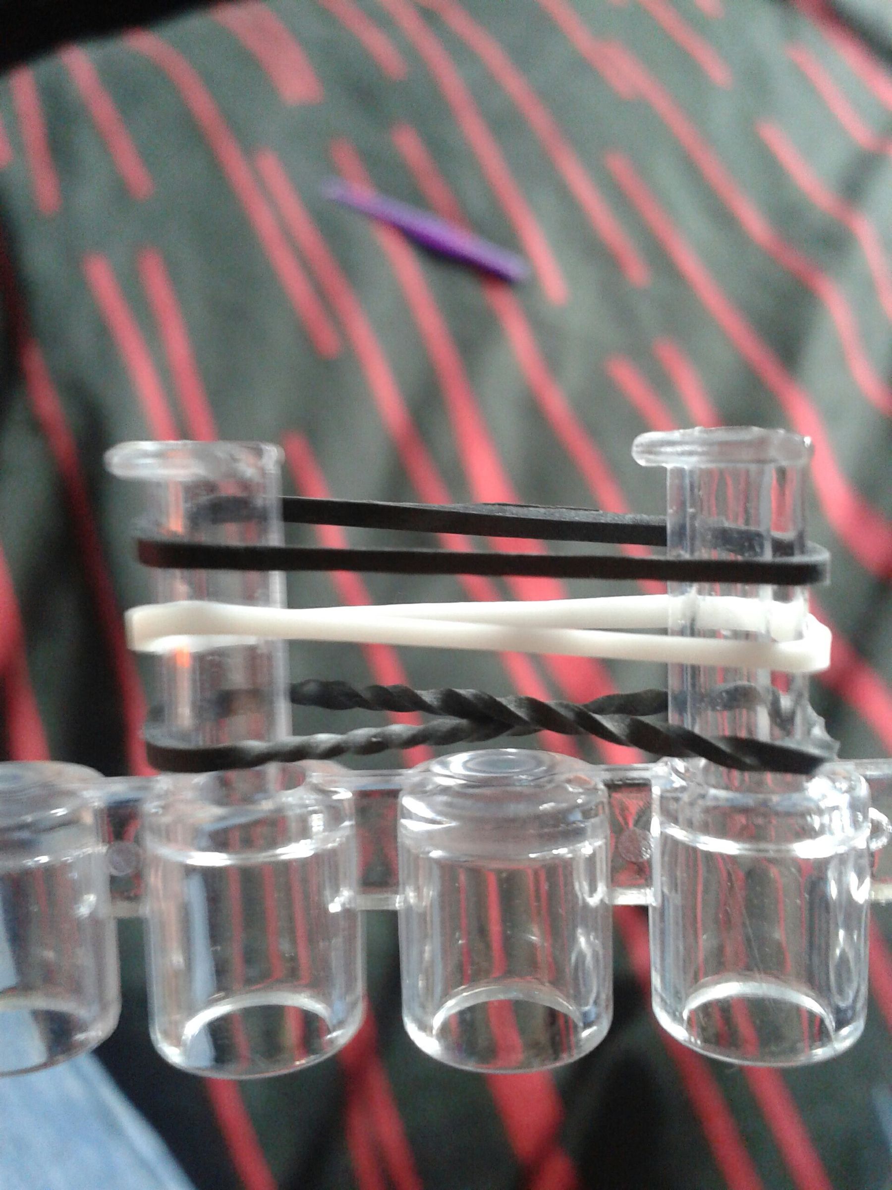 How to Make a Inverted Fishtail Using a Loom : 4 Steps - Instructables