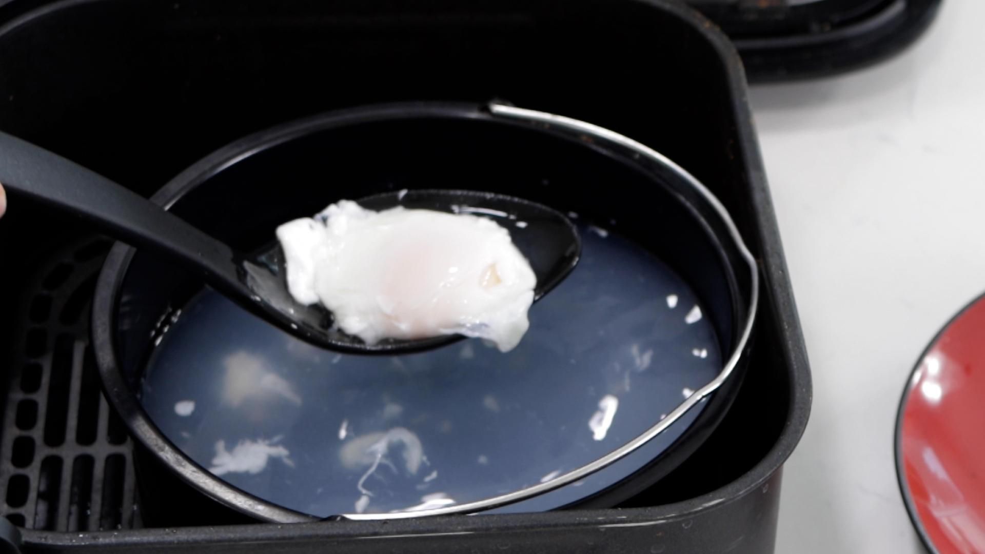 How to Poach Eggs in the Air Fryer | Two Methods : 6 Steps (with