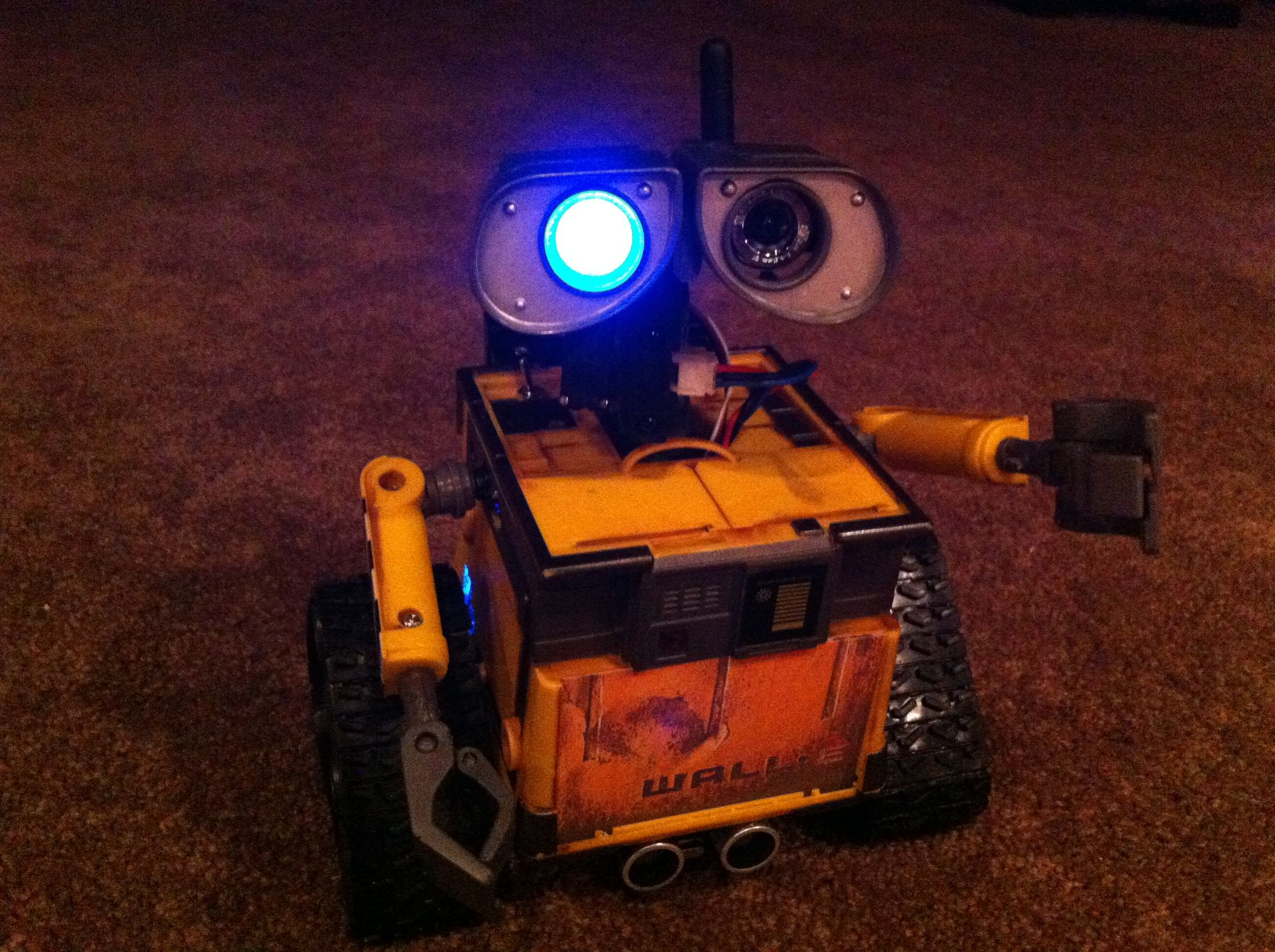 Wall-e Project - Push Toy Modified With an EZ-B : 9 Steps (with Pictures) - Instructables