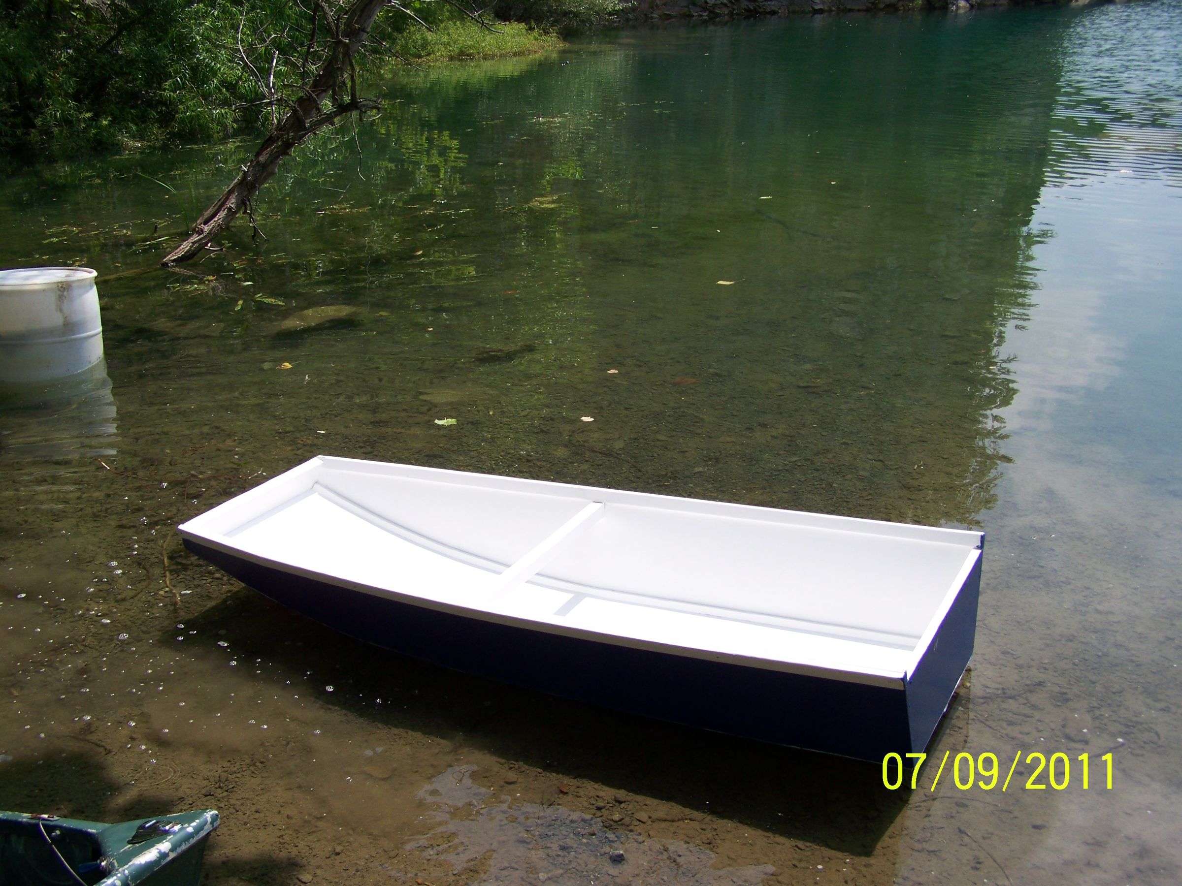 One sheet Jonboat