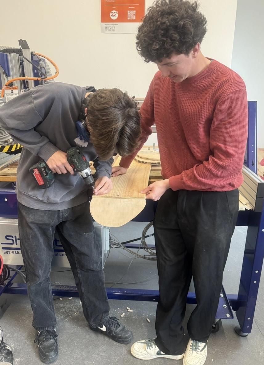 Assemblage Des Éléments Sur Le Socle.