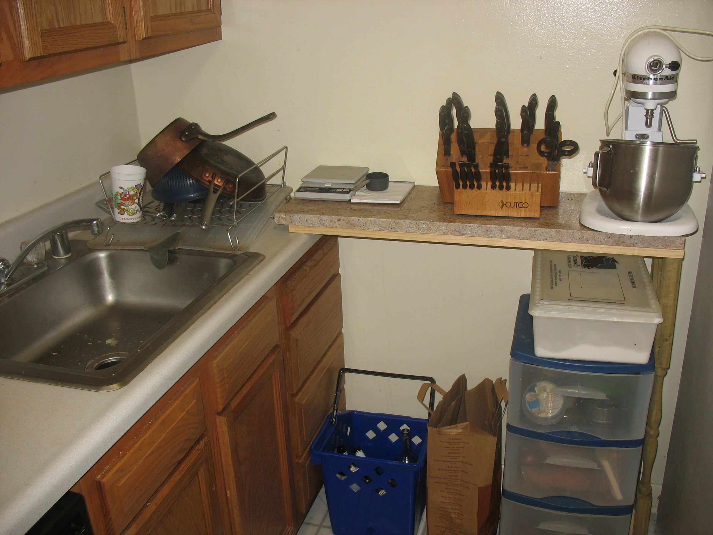 A No-nail, No Lost Security Deposit Kitchen Counter Extension for Renters