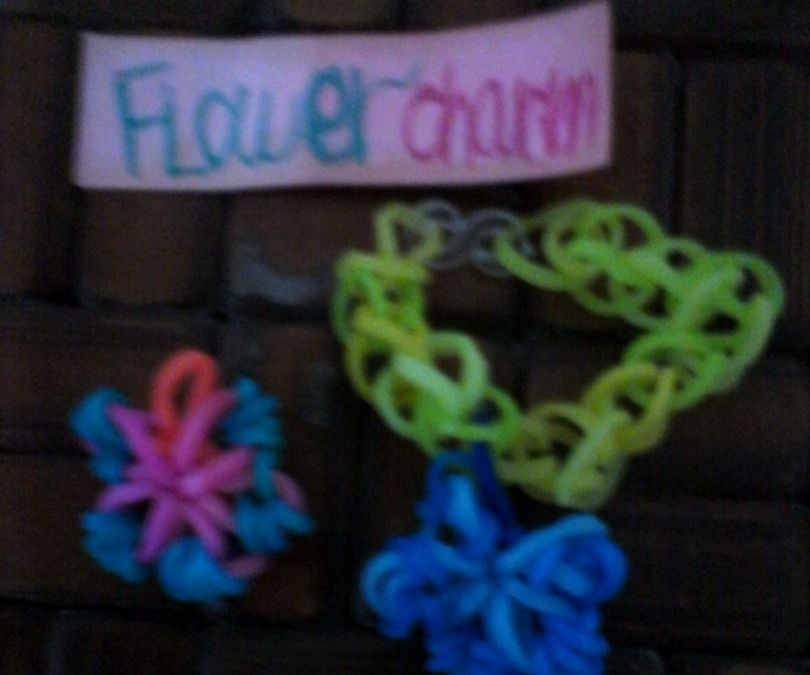 Rainbow Loom Flower Charm 4 Steps Instructables