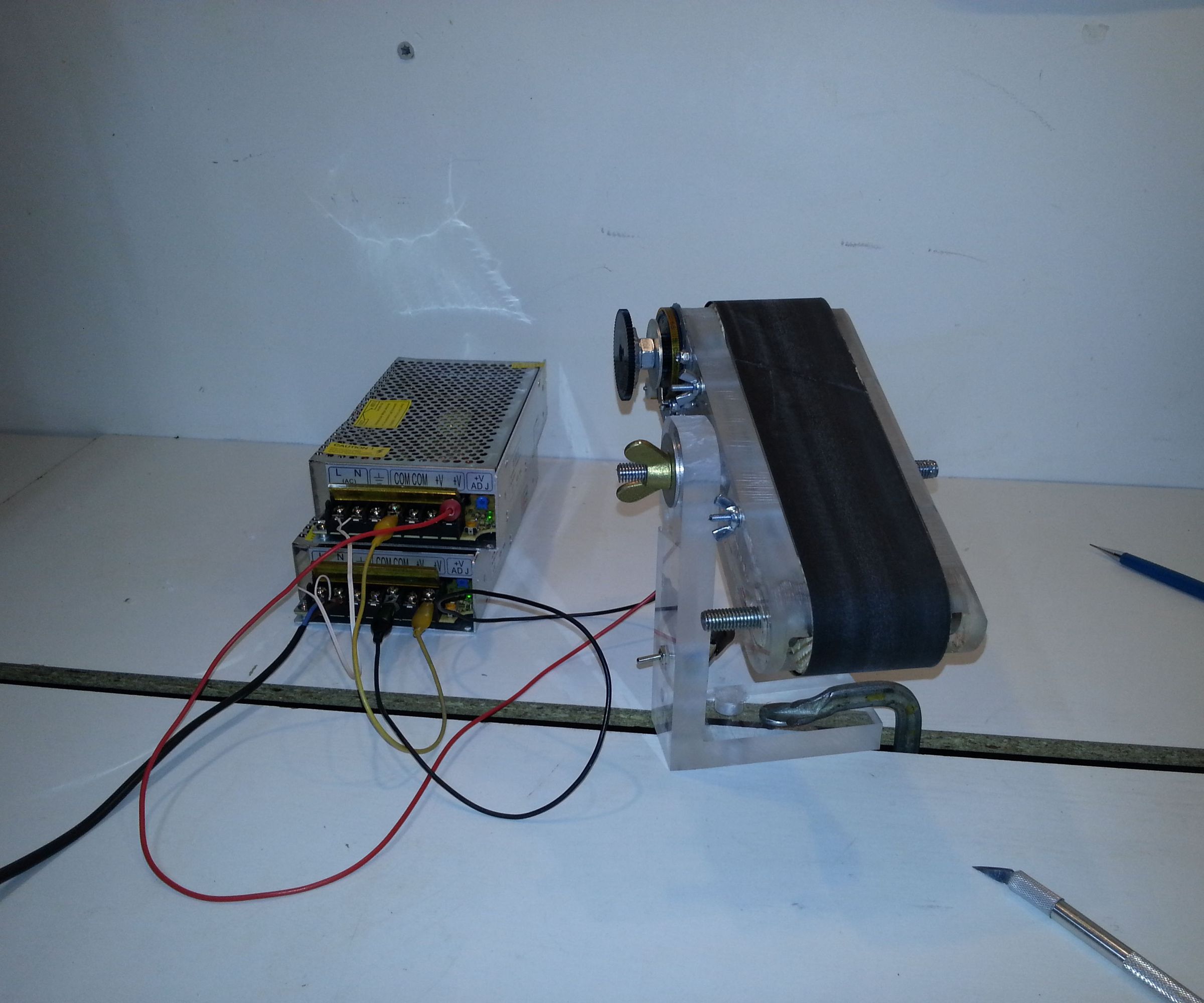 An belt sander to the size of the palm