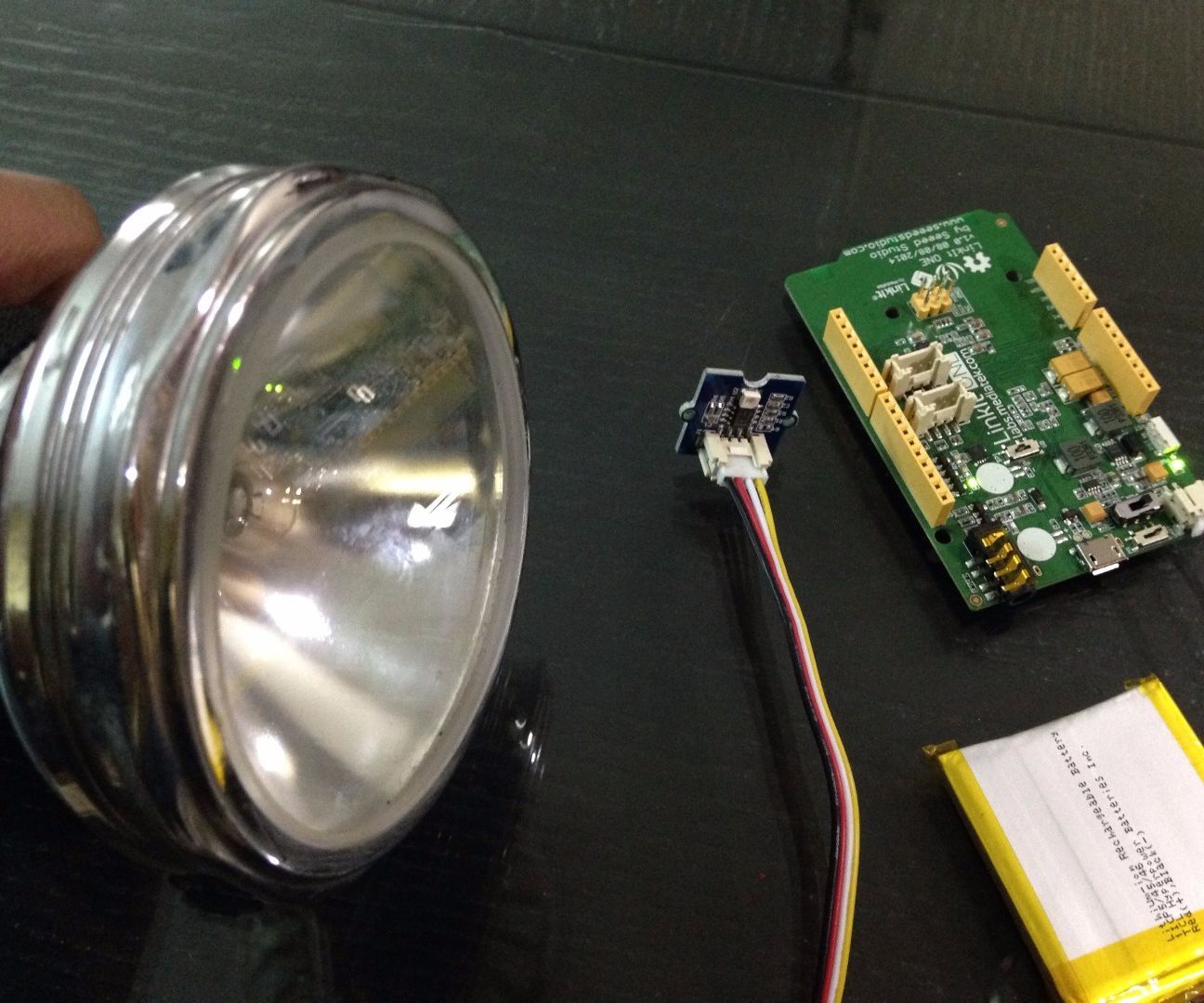 LinkitONE Light Sensor With Web Interface