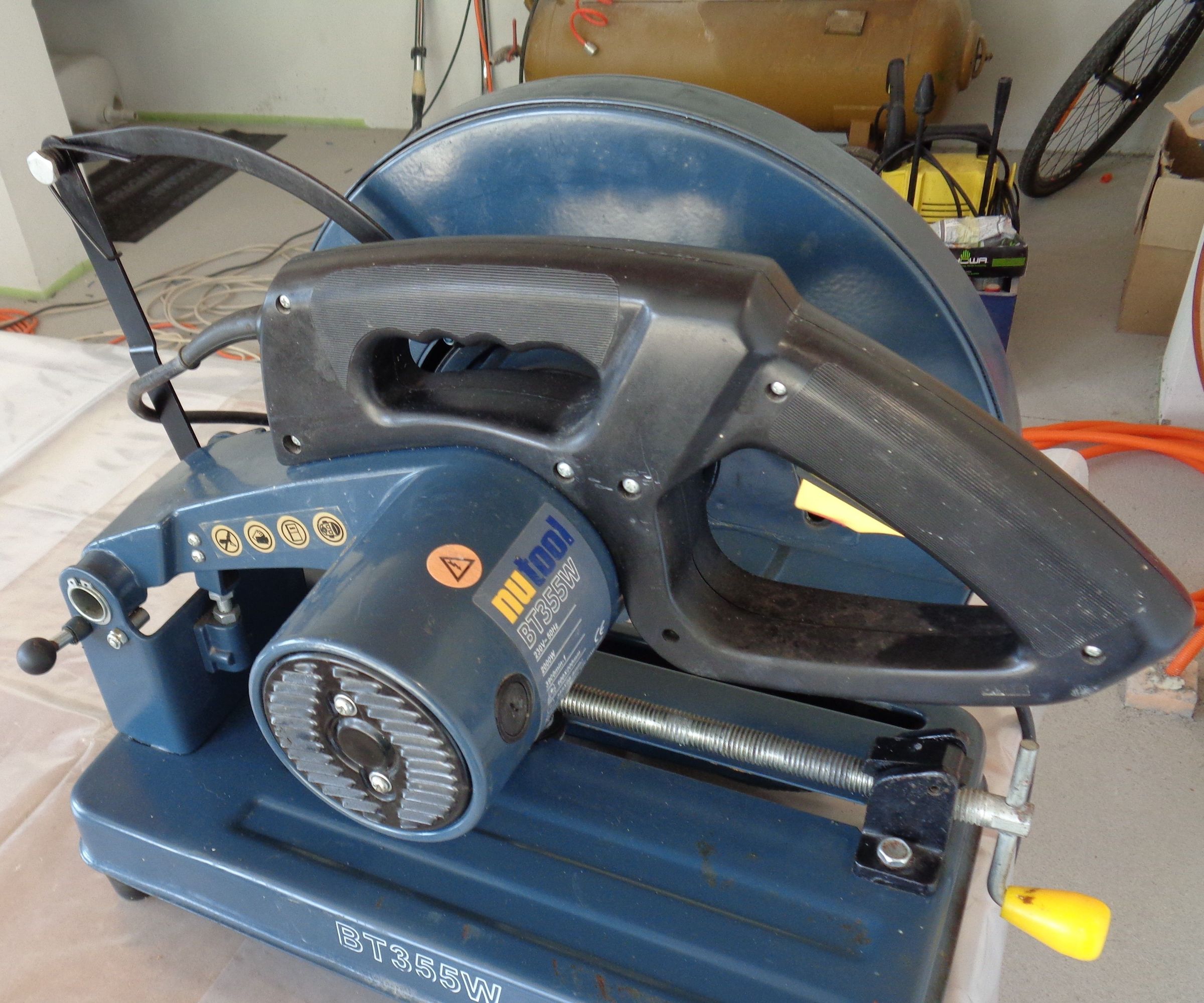 Repair an Old Iron Cutter Saw