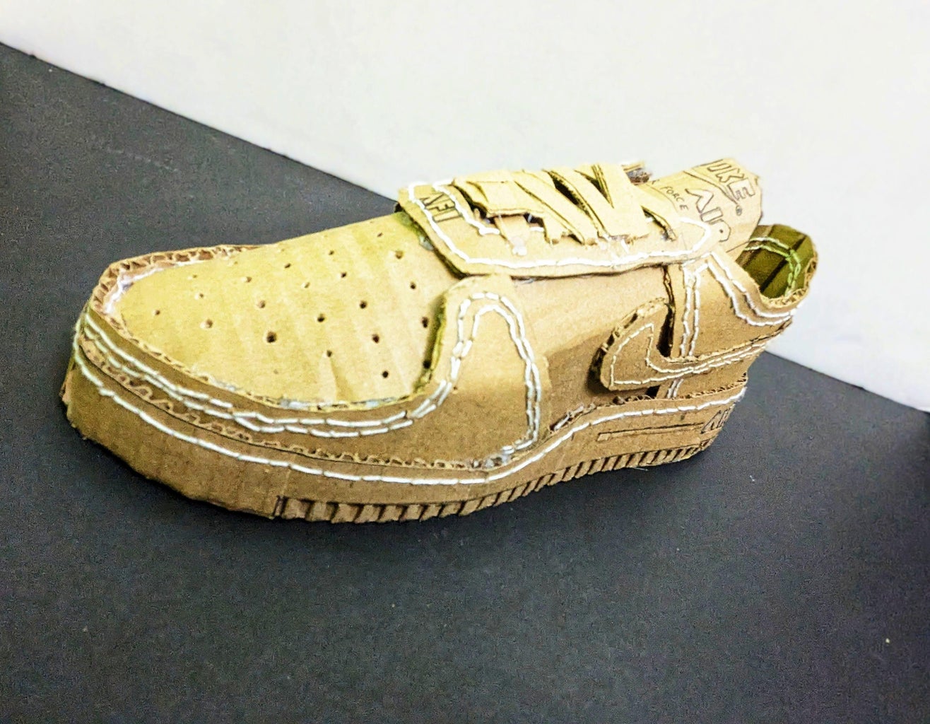 Create Your Own Nike Air Force 1 Using Recycled Cardboard Boxes ( Cocoa Version) : 10 Steps
