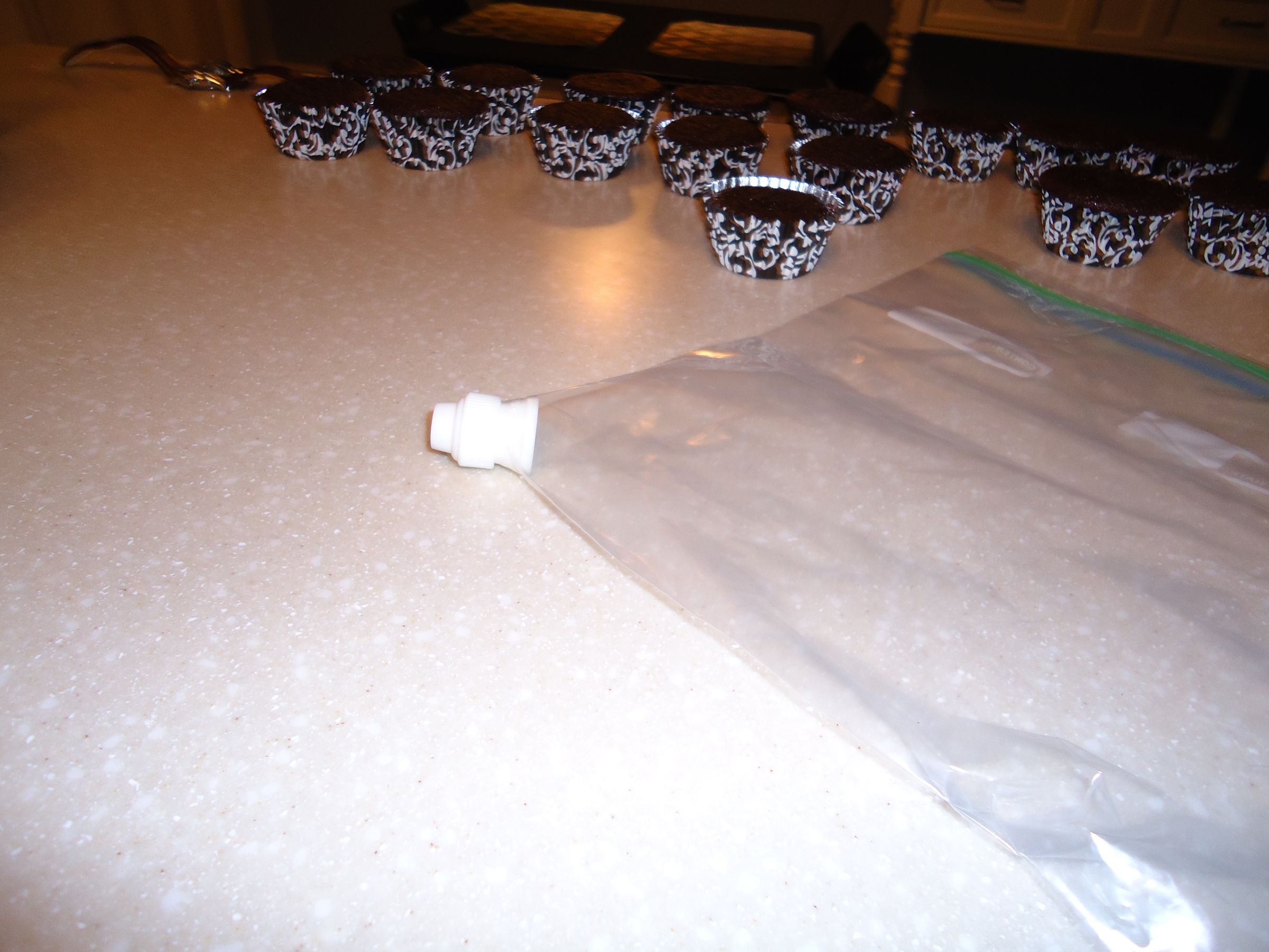 Ghirardelli Chocolate Cupcakes With Buttercream Avocado Icing 4 Steps