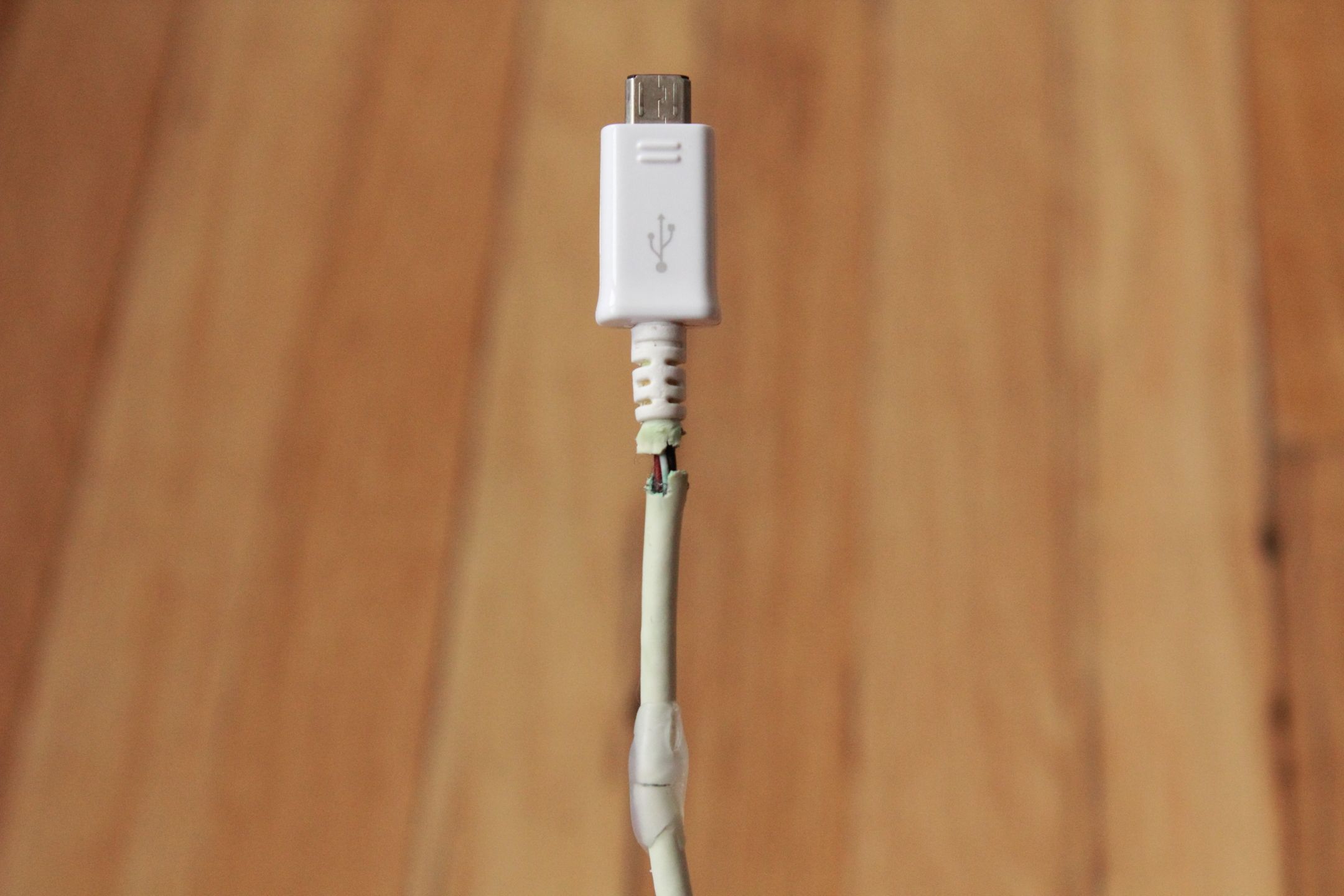 Quick, Easy and Cheap Fix for Fraying Damaged Cables 4 Steps