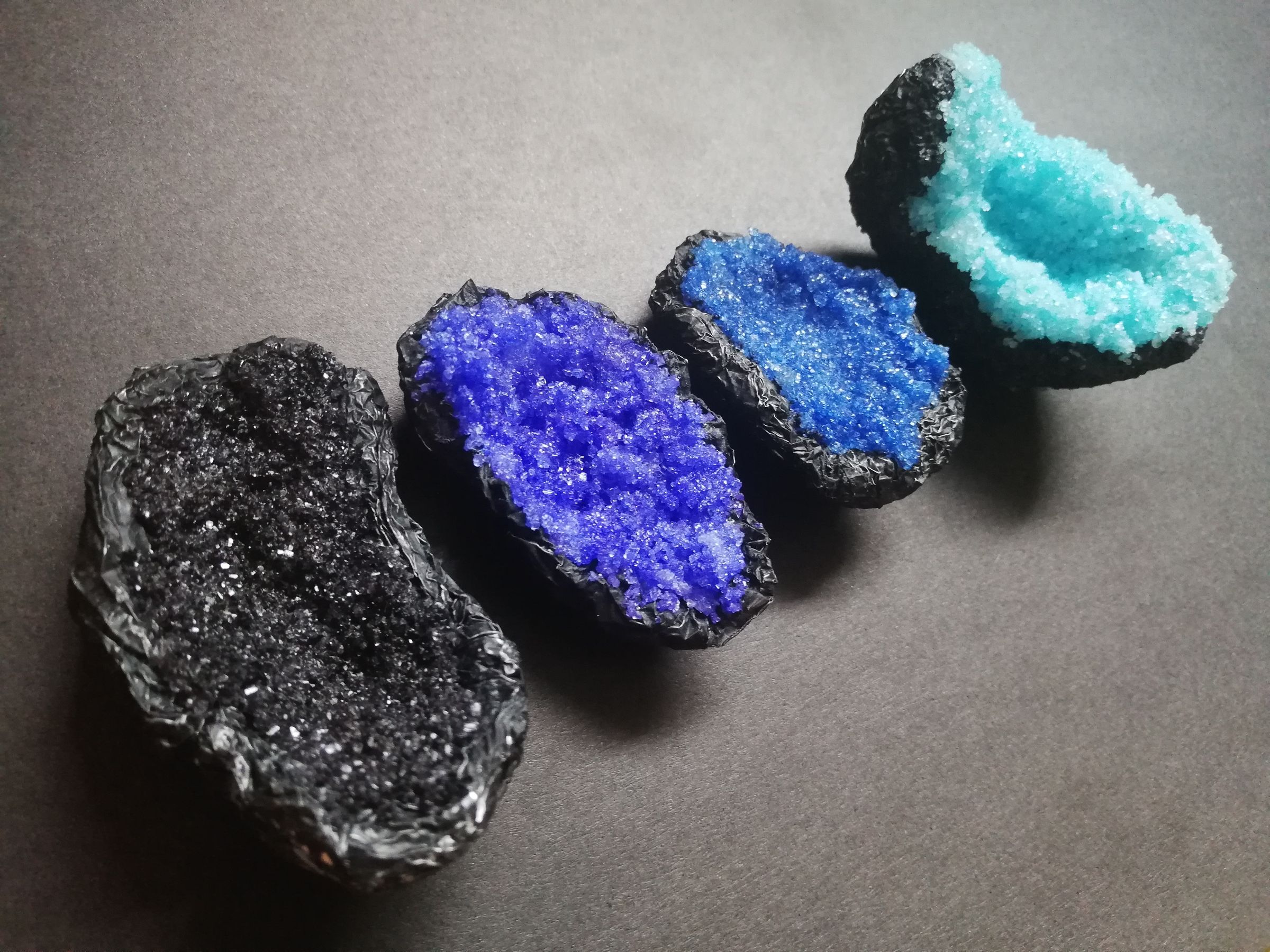 Sugar and Glue Crystals / Geodes 5 Steps (with Pictures) Instructables