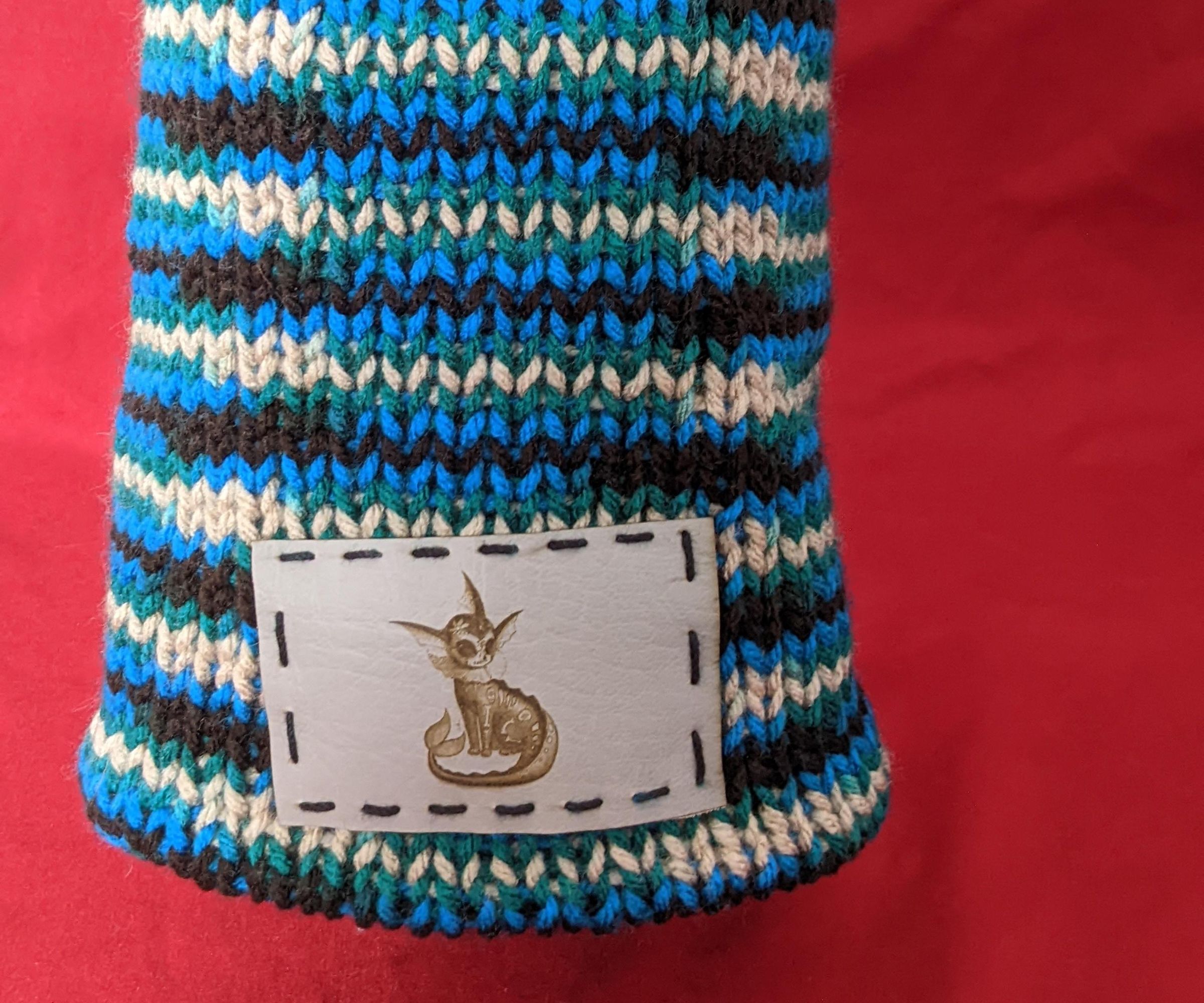 Knit Beanie With Decal 