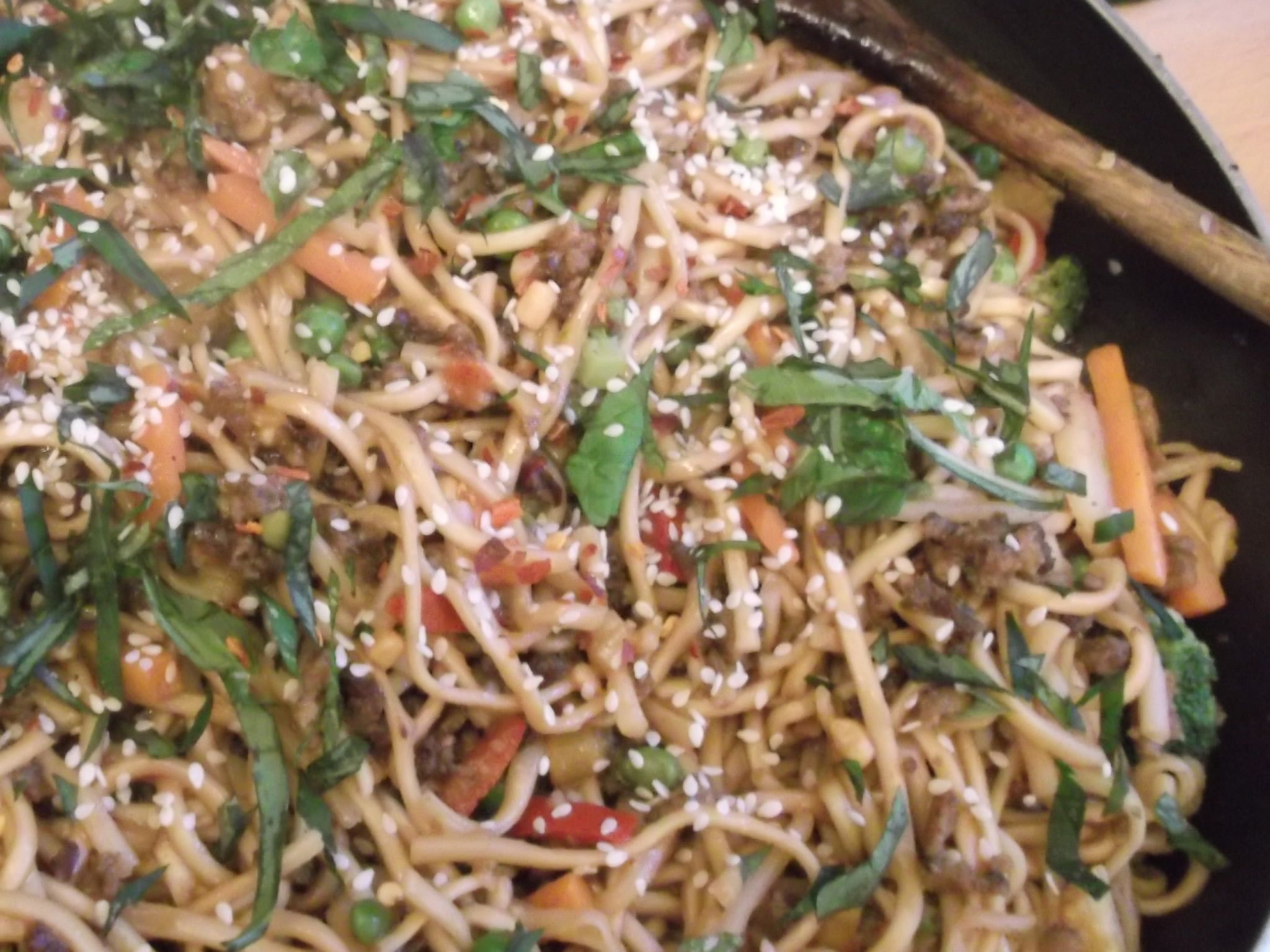 15 Minute Peanut Butter and Chilli Beef (or Pork, Prawns, Tofu, Chicken...)noodles!