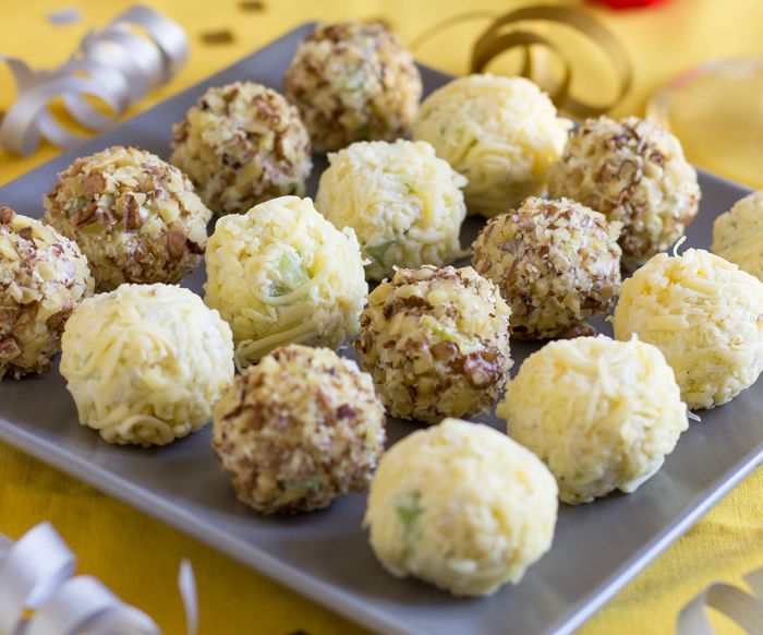 Waldorf Cheese Ball Bites
