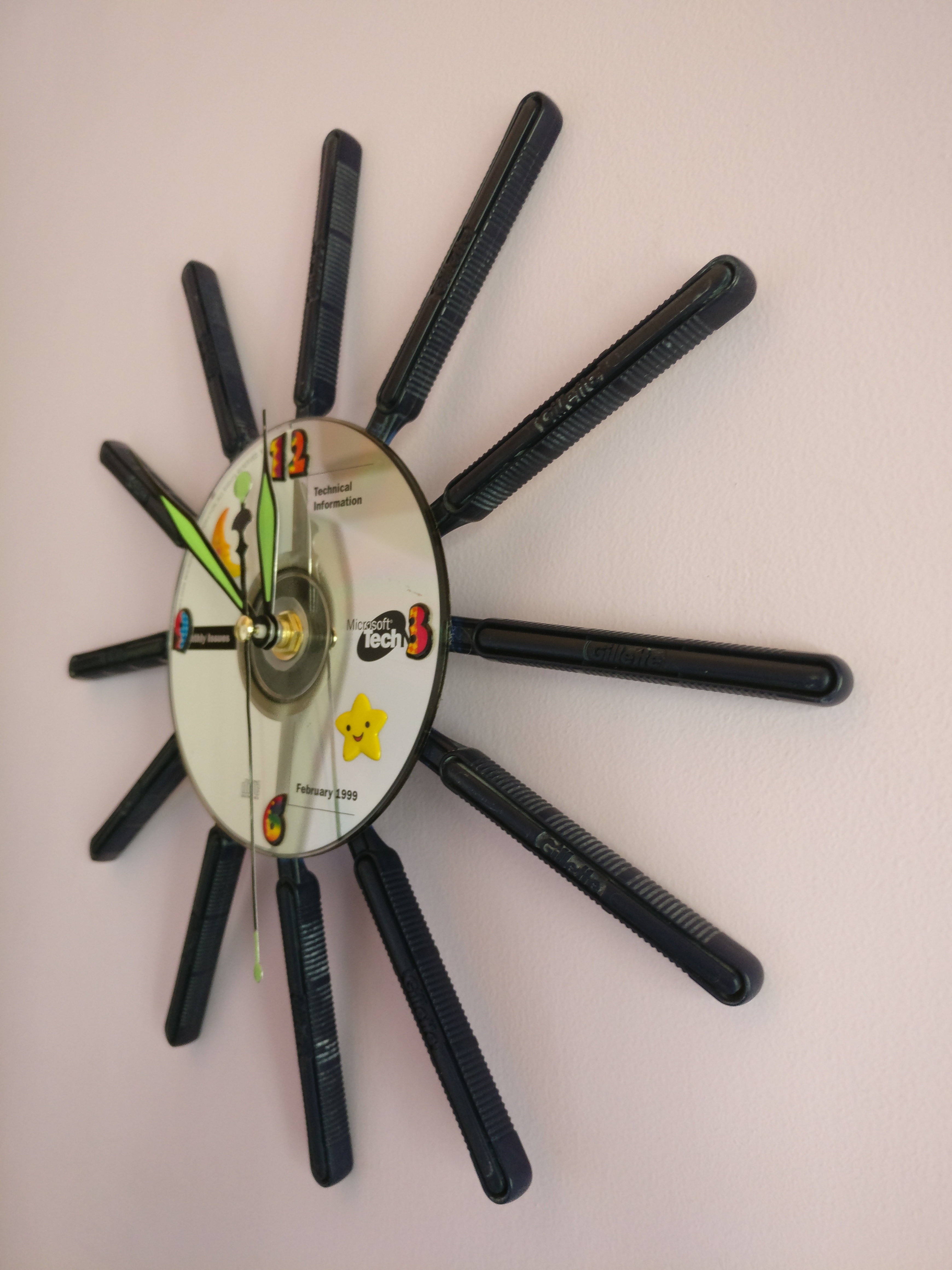 Recycled Razor Blades Clock