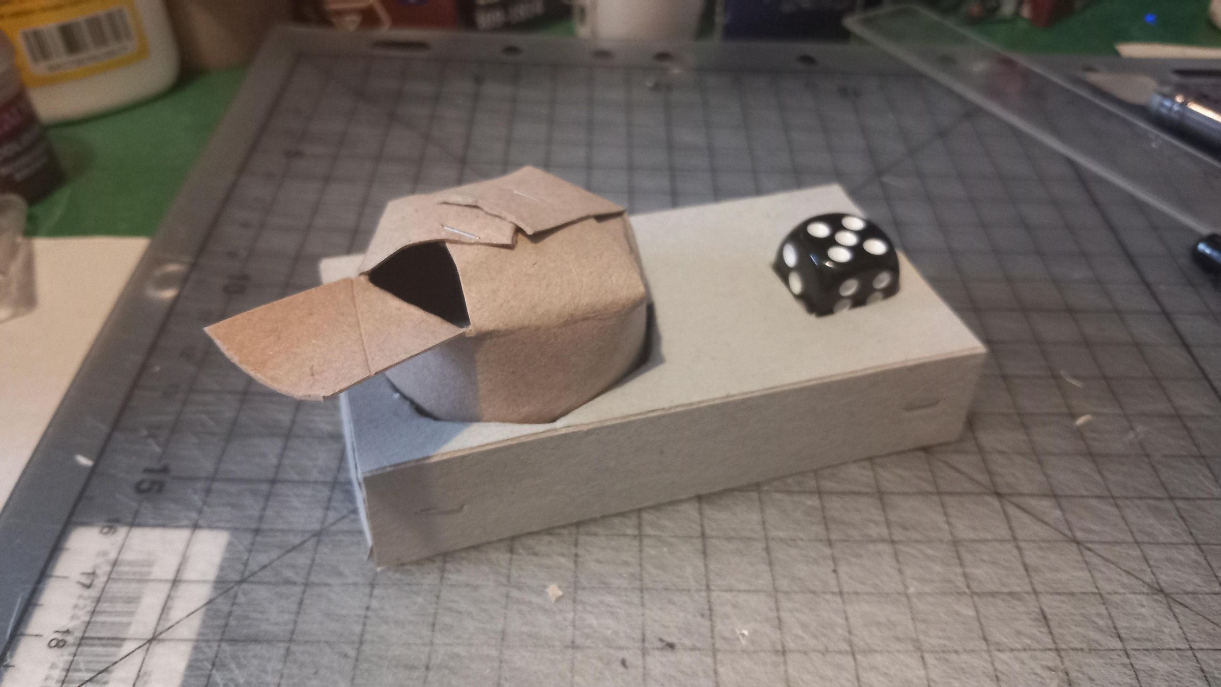 Cardboard Tank With a Rotating Turret (for TONKS)