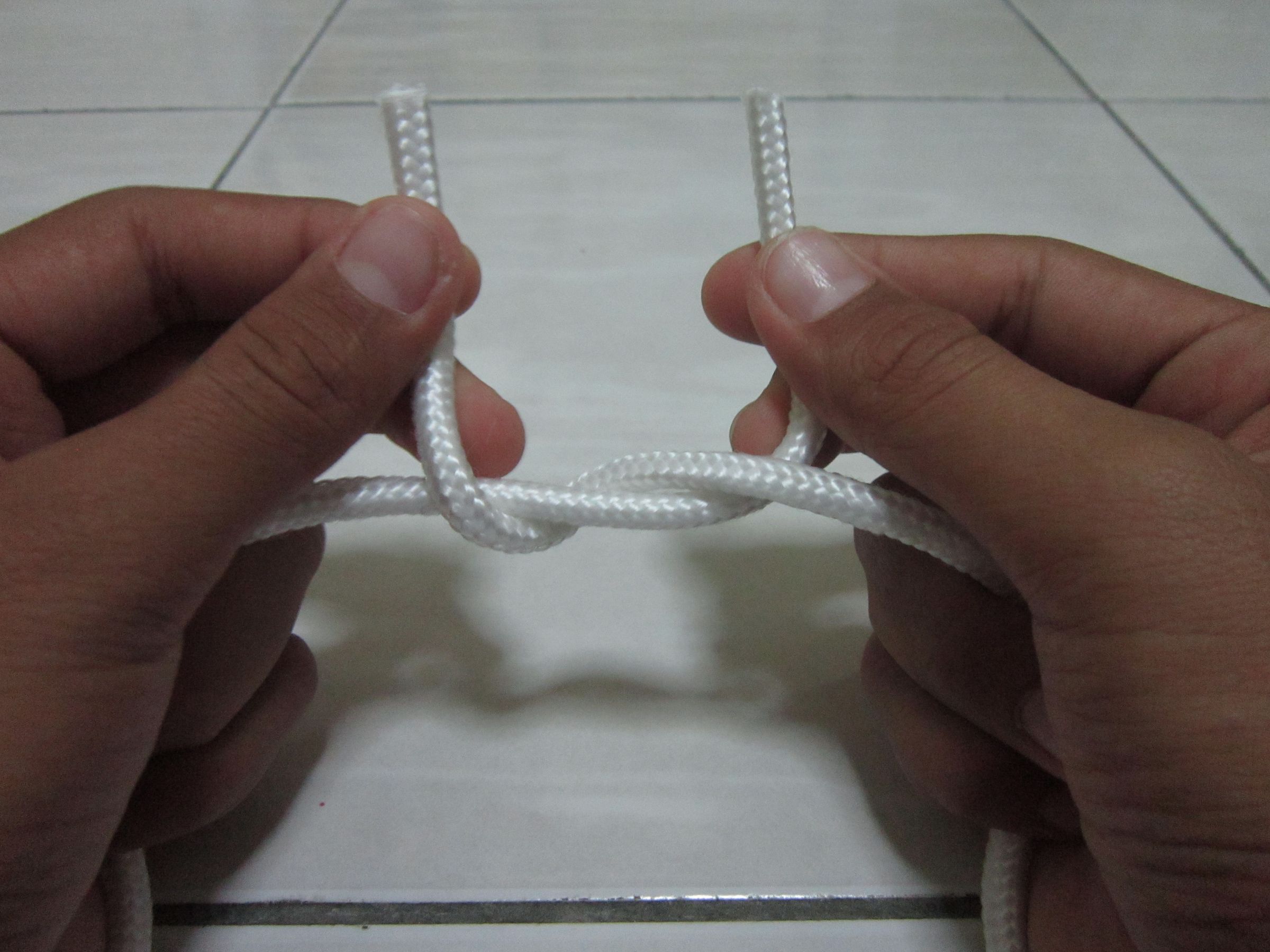 How to Tie a Reef Knot 4 Steps Instructables