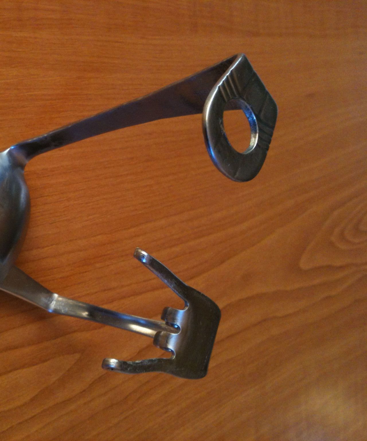 Razor Stand From Spoon and Fork and Spiced With Magnet