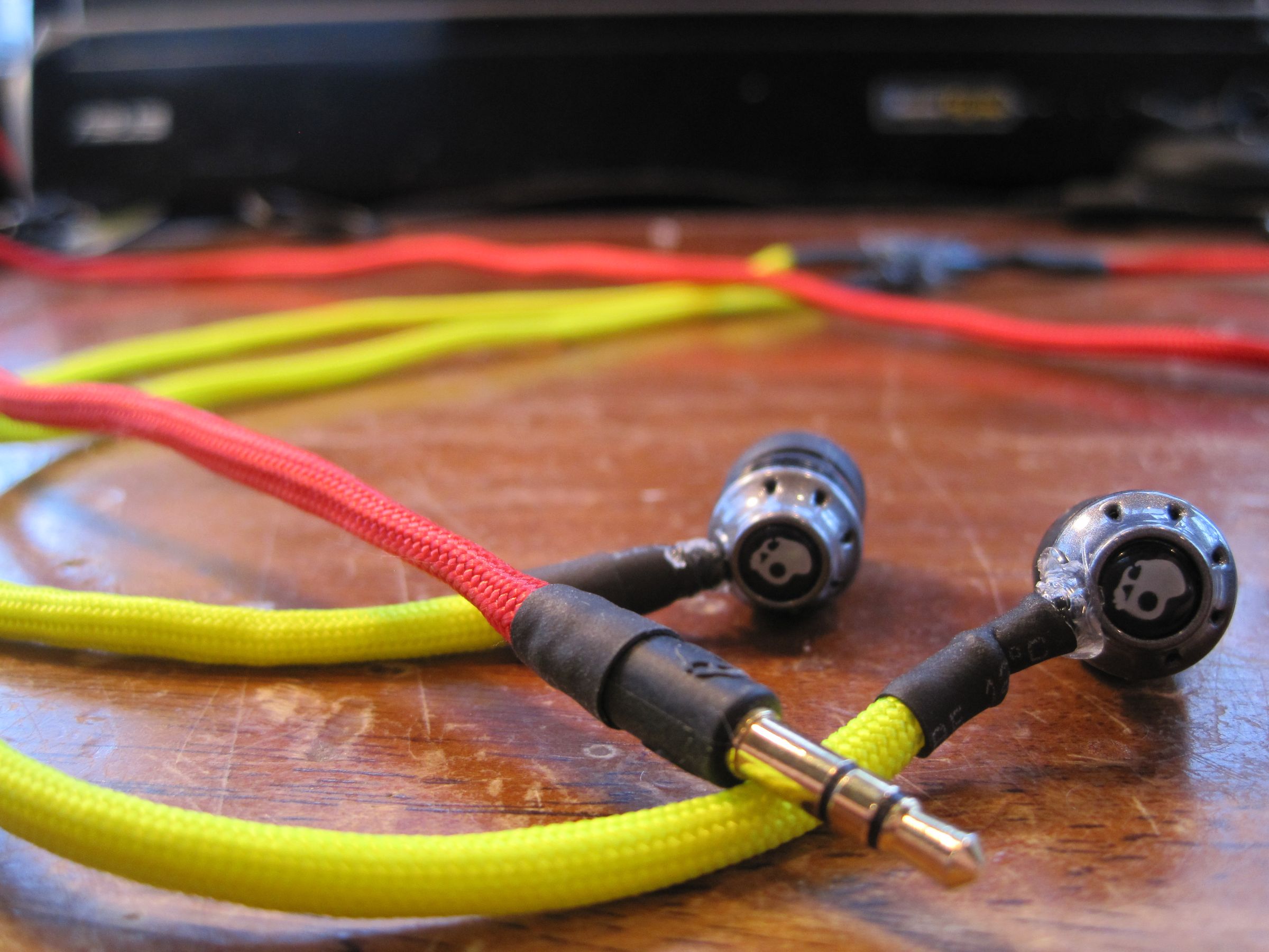 Tangle-Free Paracord Headphones