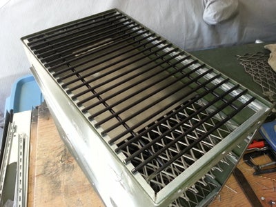 GRILLS