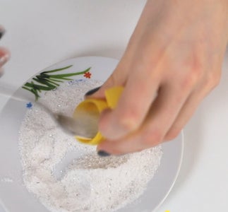 To Do a Set of Condiments Salt and Pepper You Need!!!