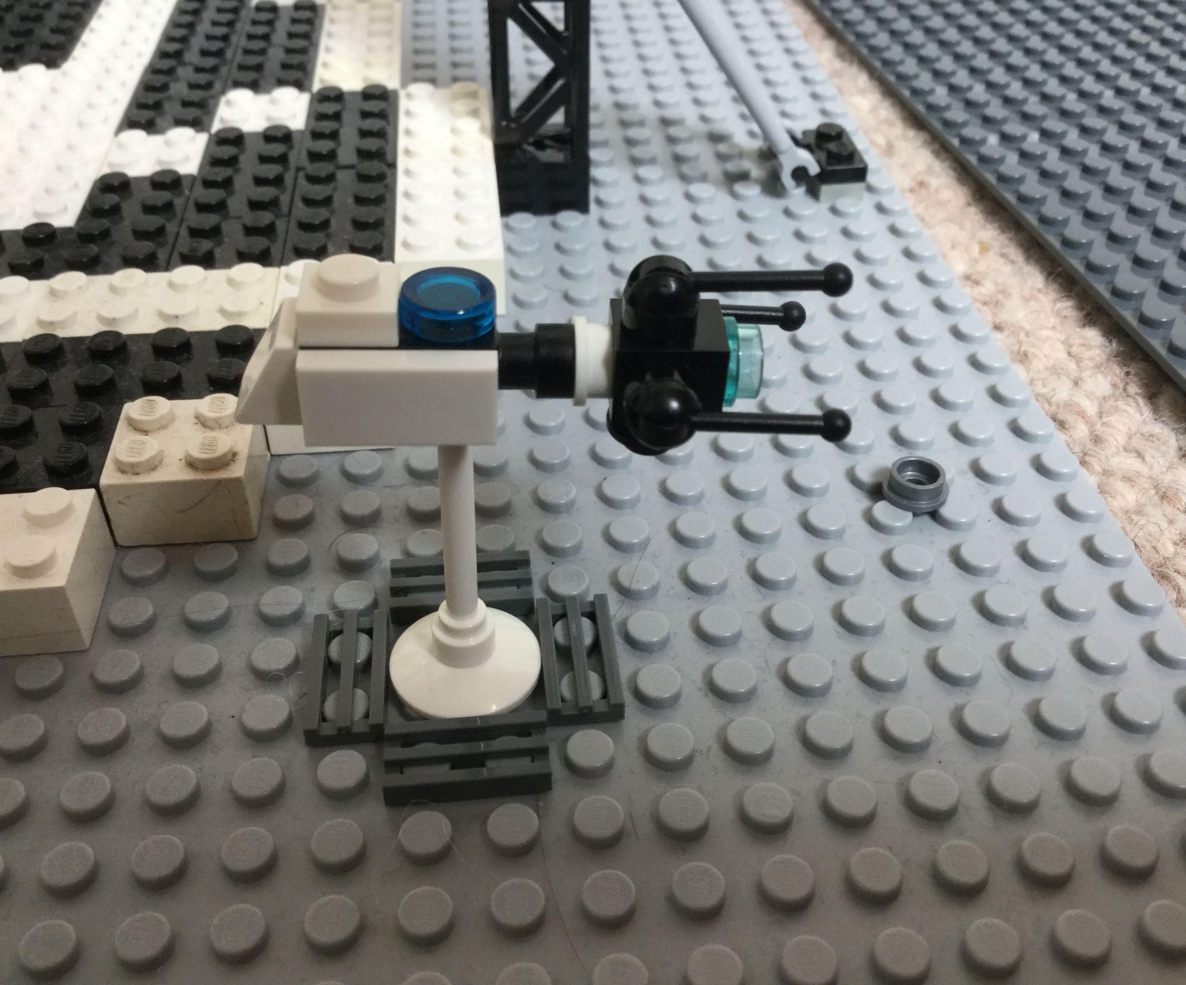 Lego Portal Gun, Chell Figure and Companion Cube