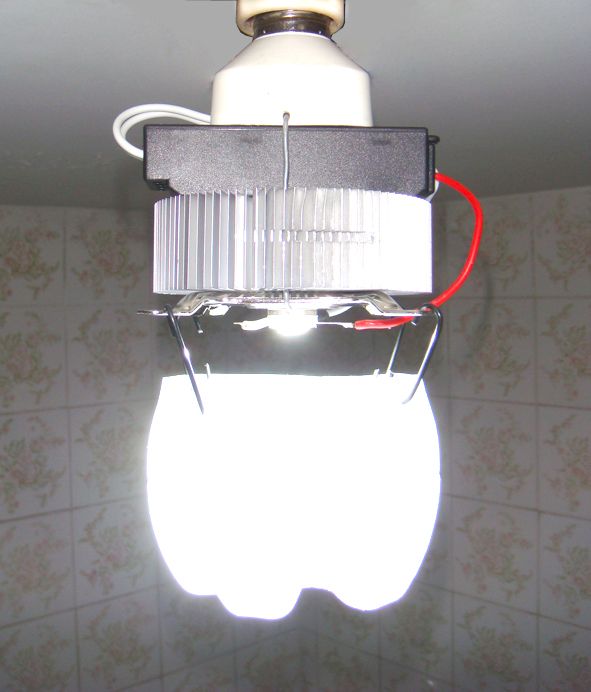 10W Retro-Futuristic LED Lamp