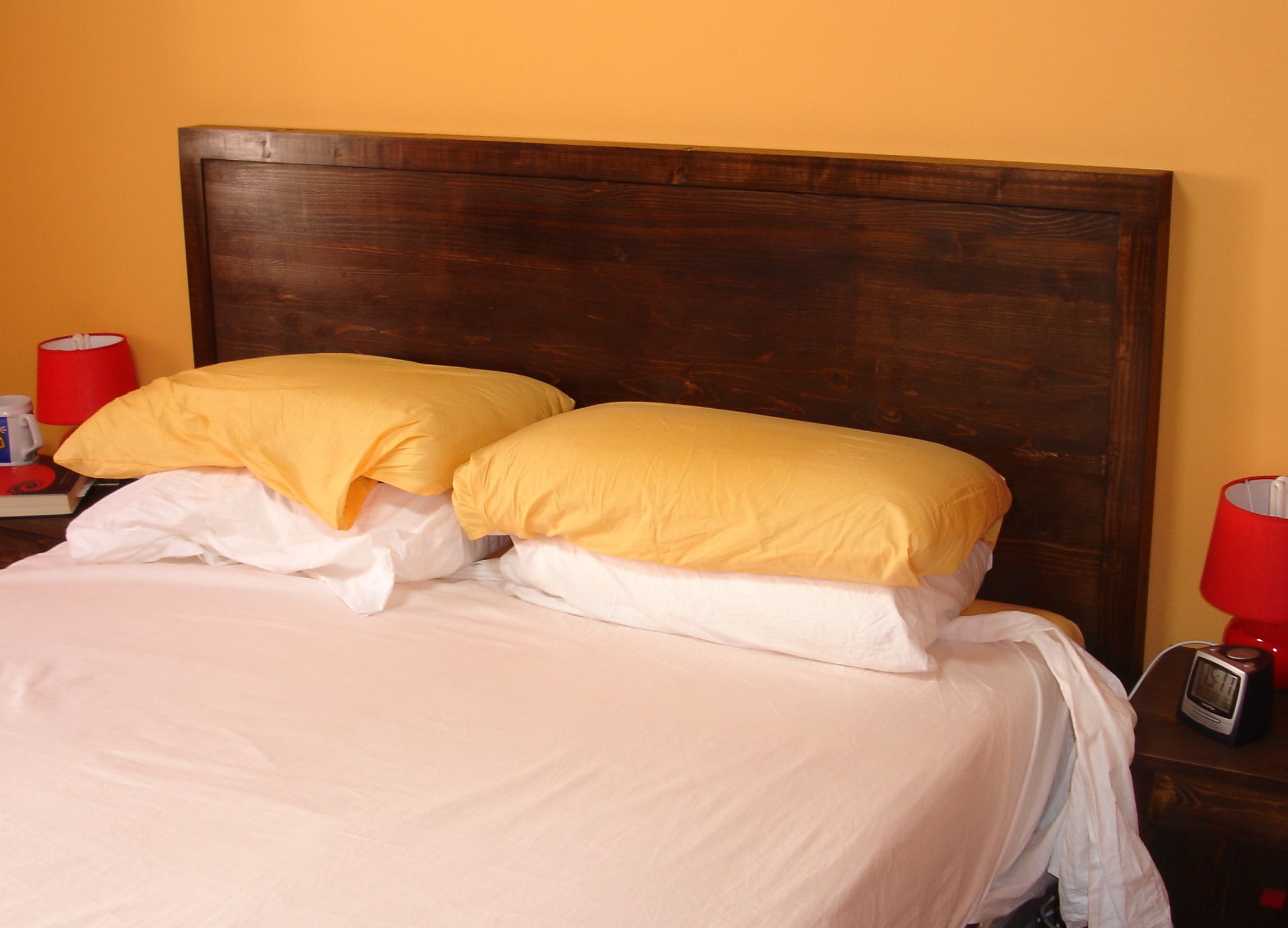 Homemade headboard / Cabecero de cama