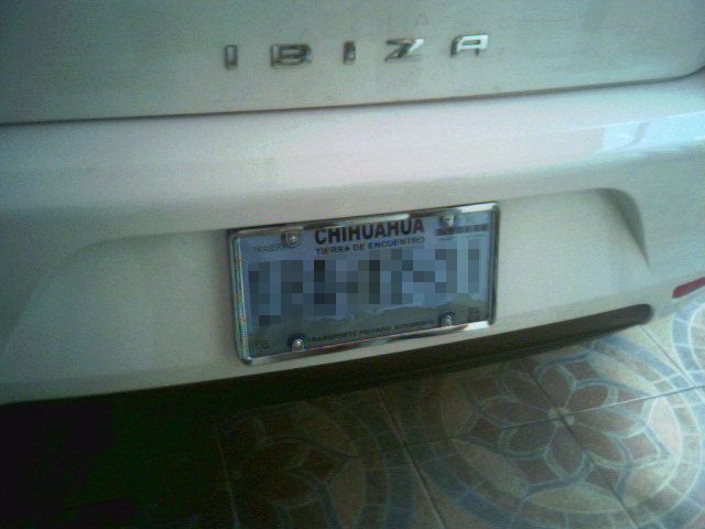 Poner La Placa Americana En Un Espacio Europeo / American Emblem Car in European Design