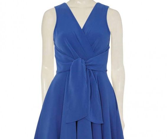 How to Accessorize Your Blue Petite Cocktail Dress for Women?