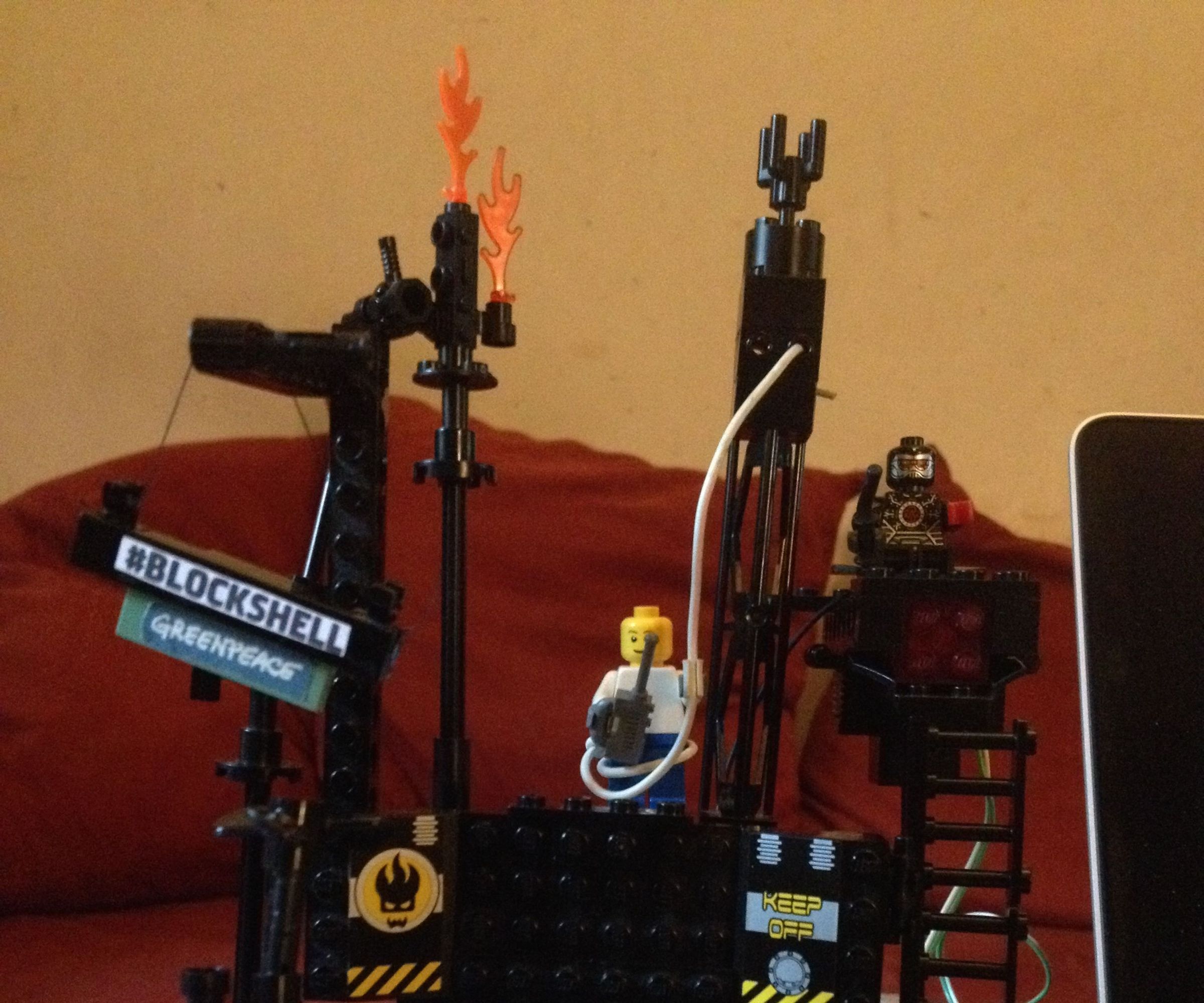 Twitter Monitoring Toy Built With LEGO & Arduino