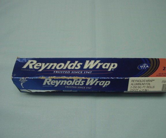 Aluminum Foil Has Box Tabs to Retain the Roll
