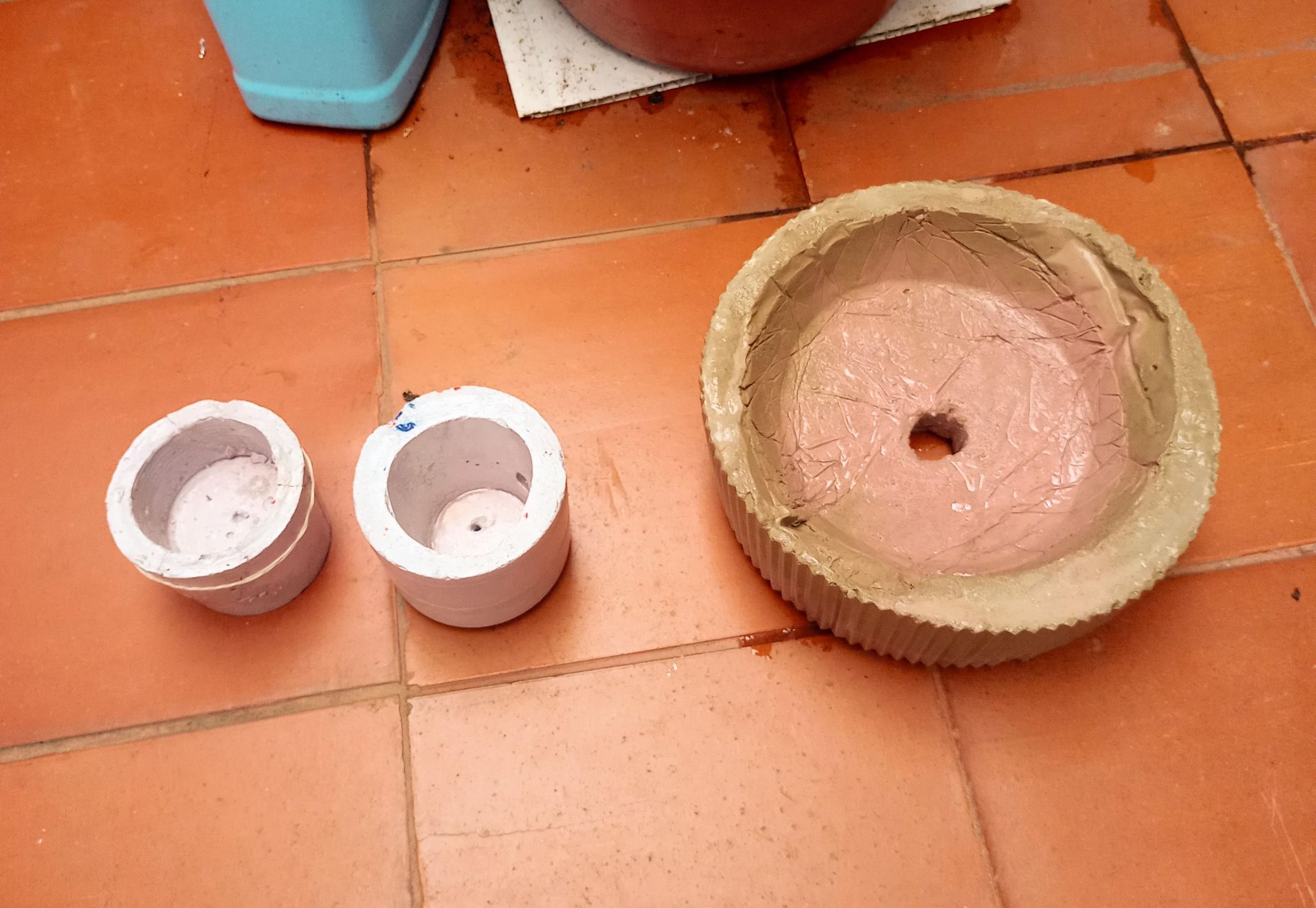 DIY, Pots for Plants in Cement 6 Steps (with Pictures) Instructables