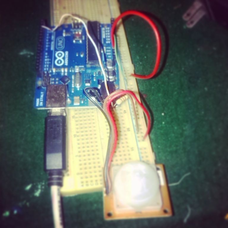 Arduino+PIR (sensor De Movimiento)