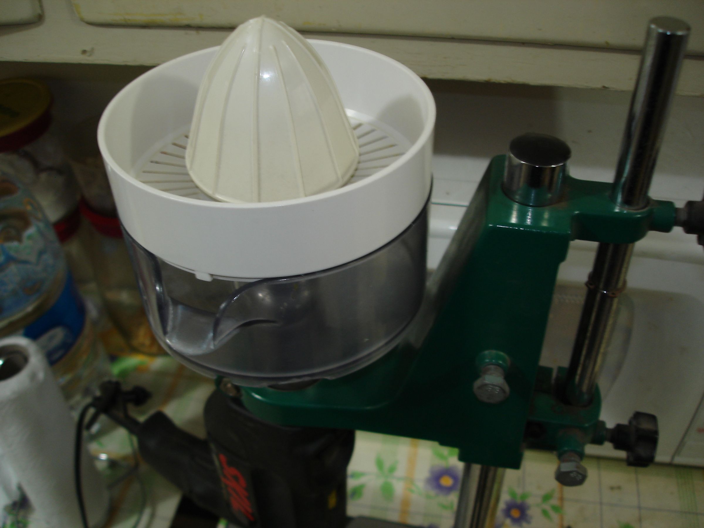 Drill Powered Citrus Juicer 5 Steps Instructables