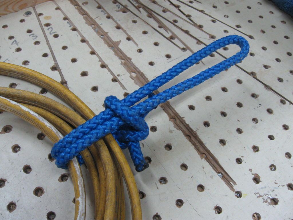 Extension Cord Storage Loops 6 Steps