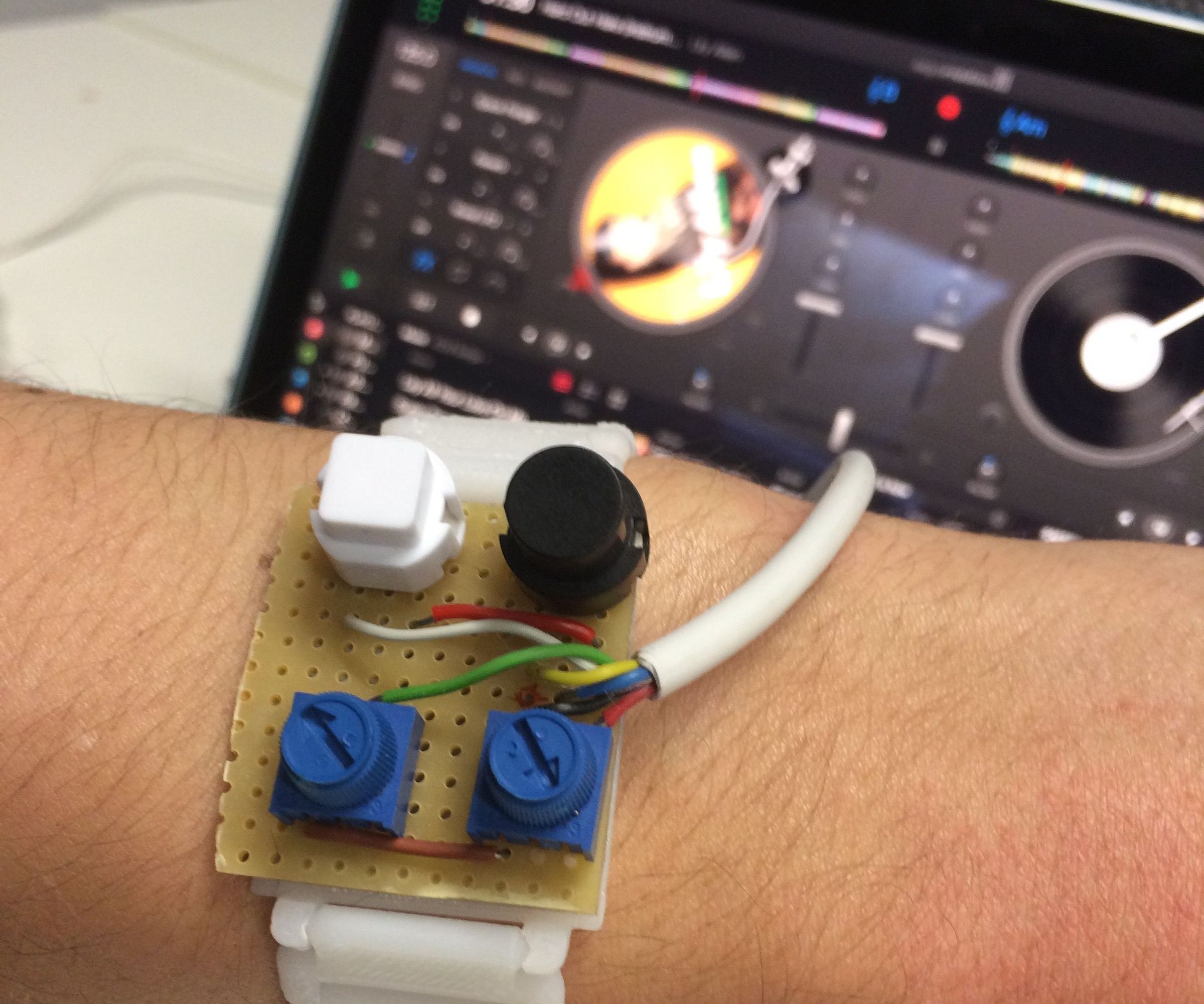 DIDI: a Wearable MIDI Interface for DJ Applications