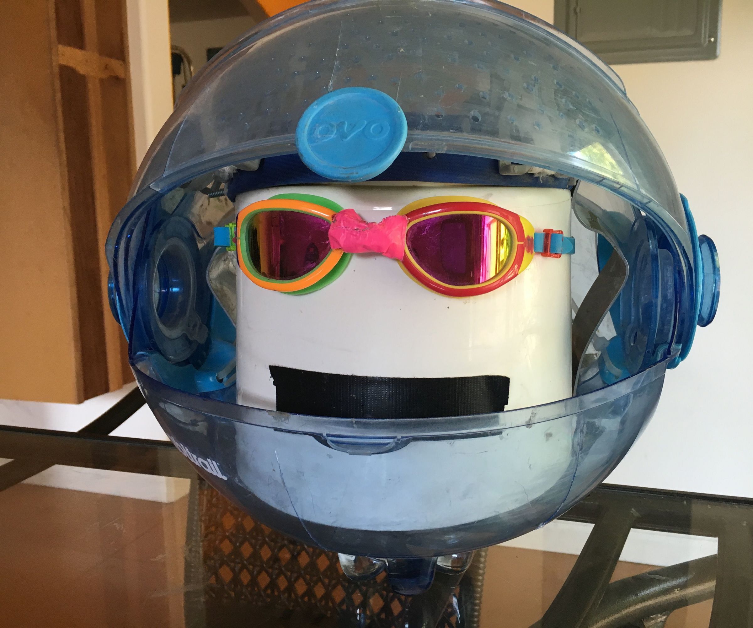 MacGyver Mind,   20+ Unique and Curious Solutions Created Using Simple Parts