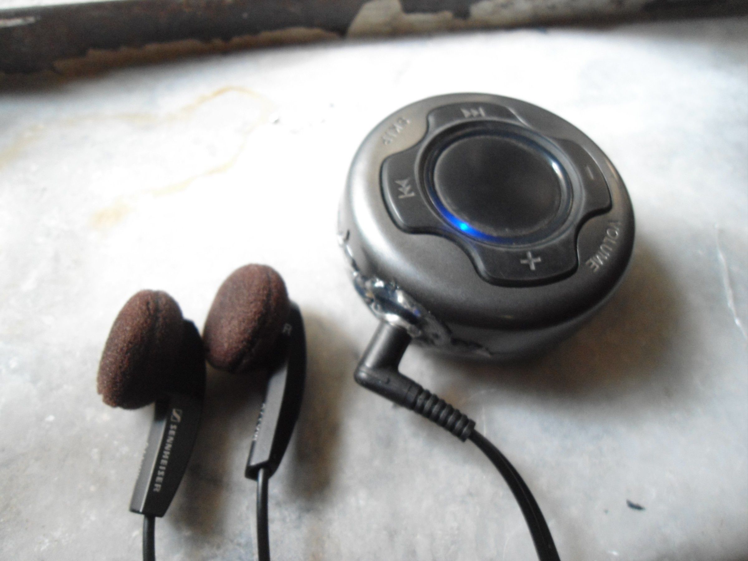 Simple Turn Any Headphone Into Wireless Headset 8 Steps Instructables