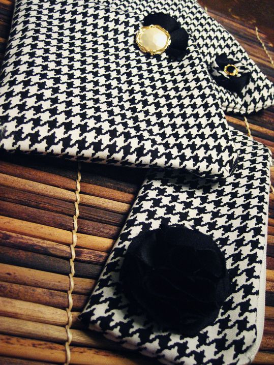 Houndstooth Zipper Pouches